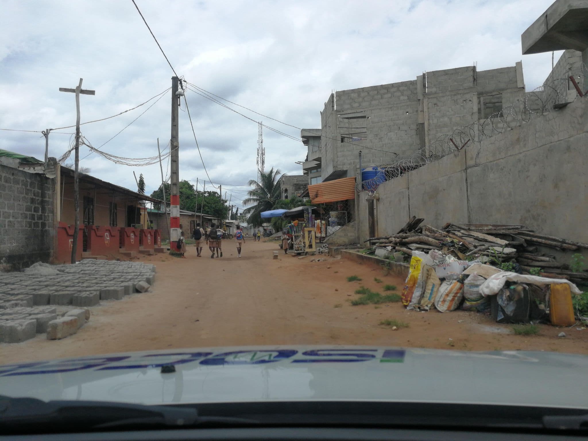 Street view near Parcelle HOUETO en 2023, Abomey-Calavi — © mensanh (CC BY-SA · Mapillary)