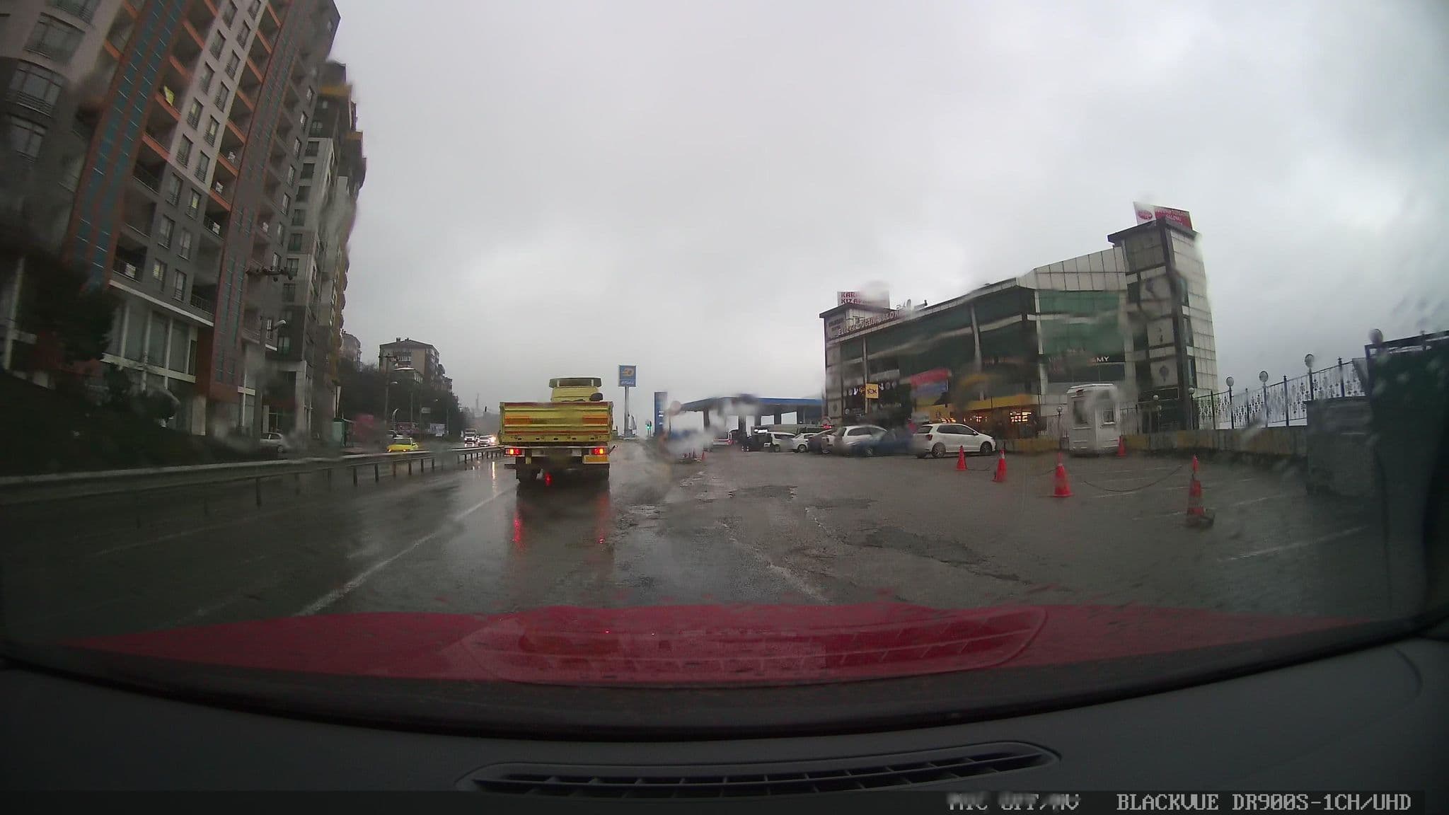 Street view near Karaduman Kız Apart, Zonguldak — © ademturkmen (CC BY-SA · Mapillary)