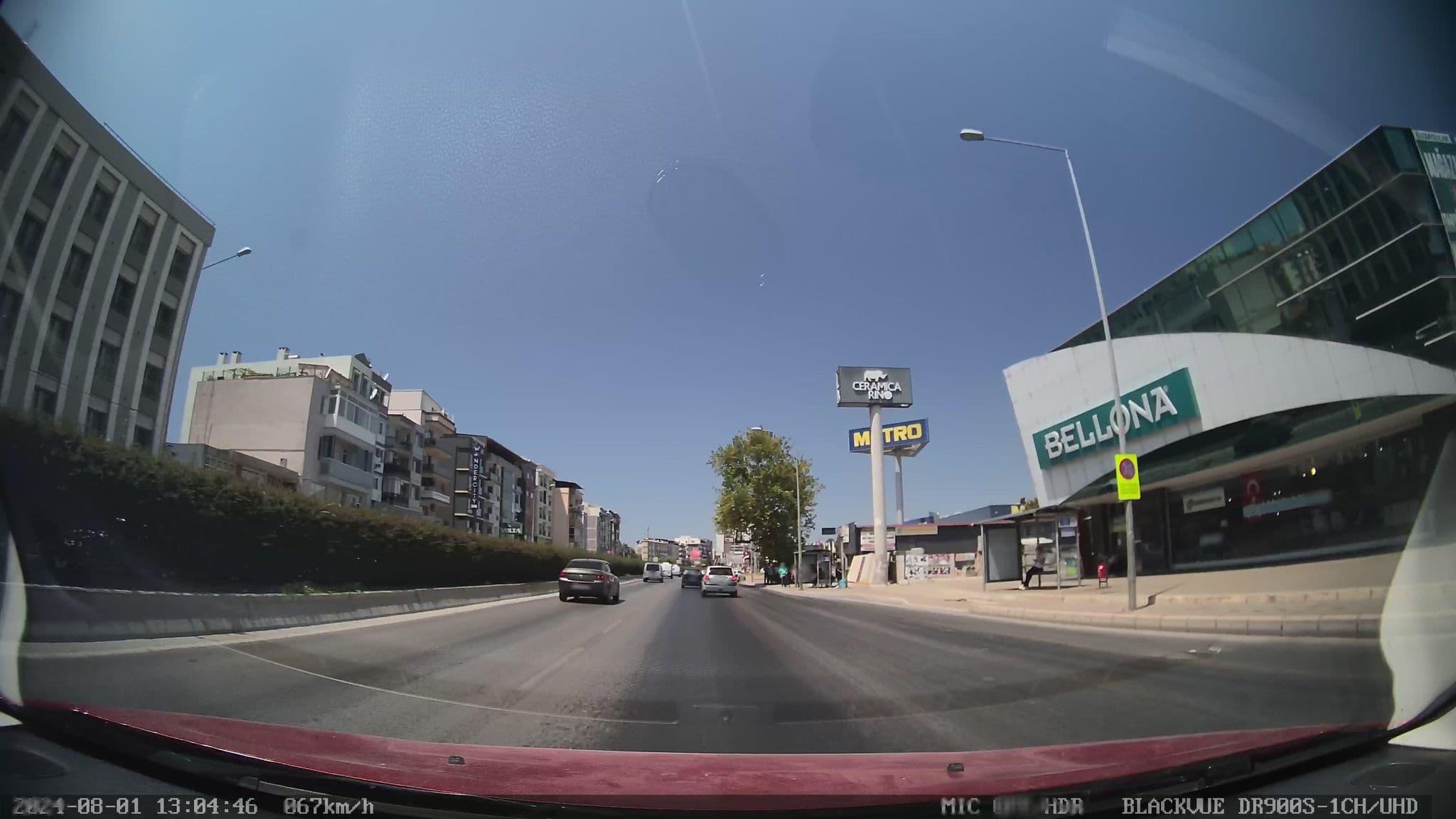 Street view near Restway Hotel, Aydınlıkevler — © unen (CC BY-SA · Mapillary)