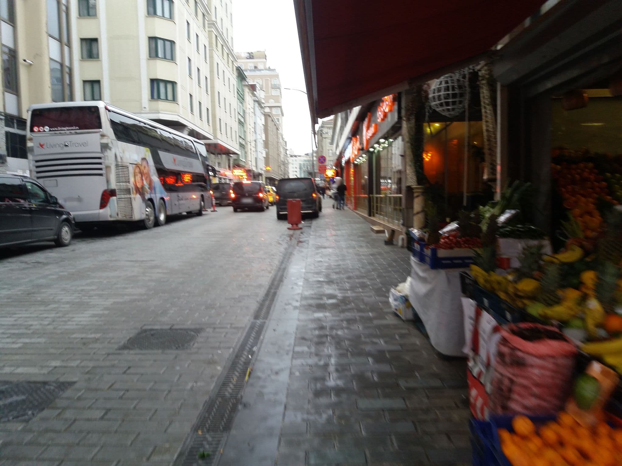 Street view near Mineo Hotel, Şişli