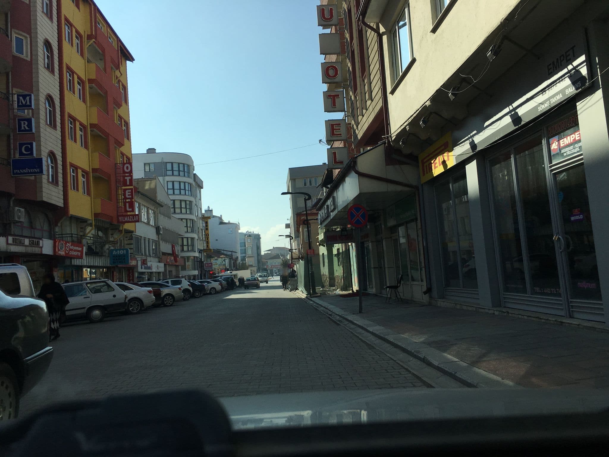 Street view near Erenoğlu Otel, Emirdağ — © kaymakam (CC BY-SA · Mapillary)