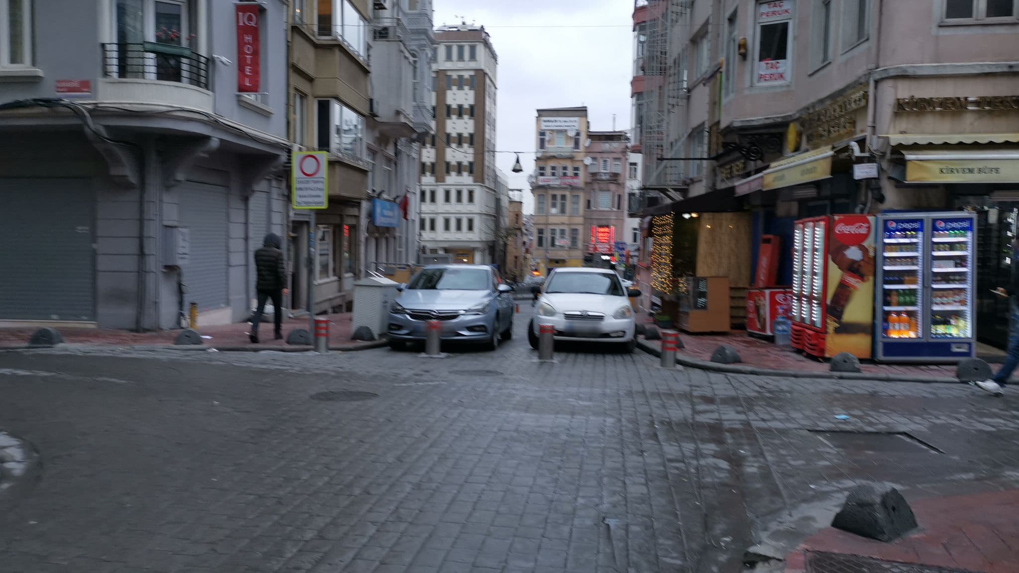 Street view near Taksim Antique Hotel, Eminönü