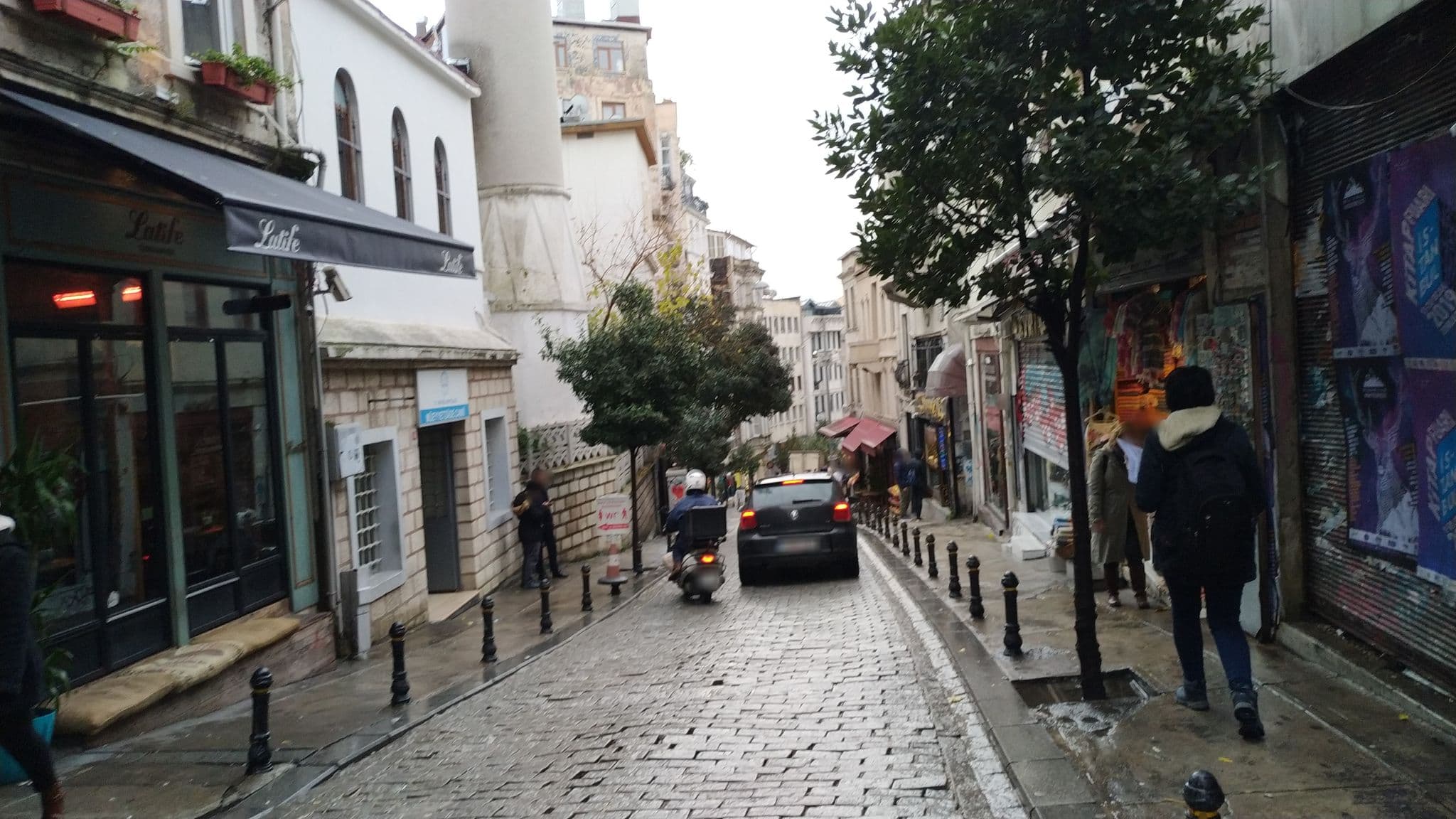 Street view near World House Boutique Hotel, Eminönü — © uzungo (CC BY-SA · Mapillary)