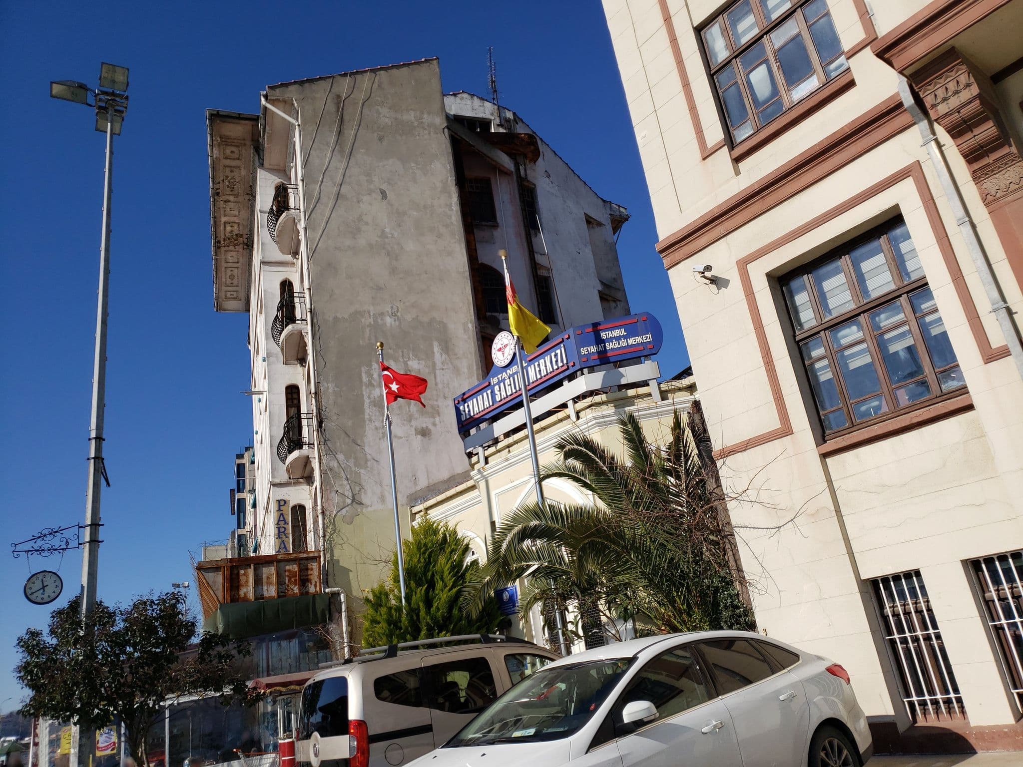 Street view near The Hezar, Eminönü