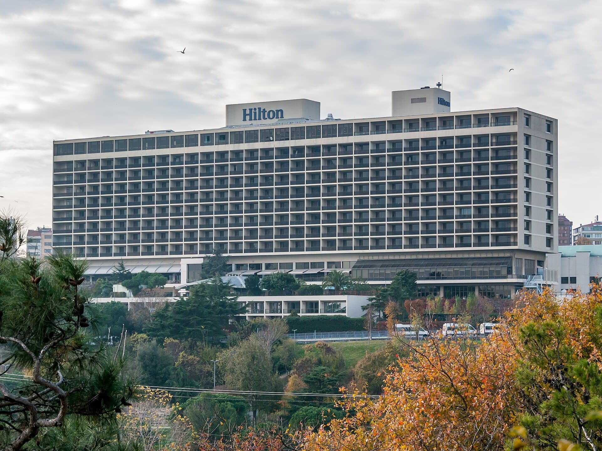 Hilton Istanbul Bosphorus (via Wikimedia Commons, CC BY-SA 4.0)