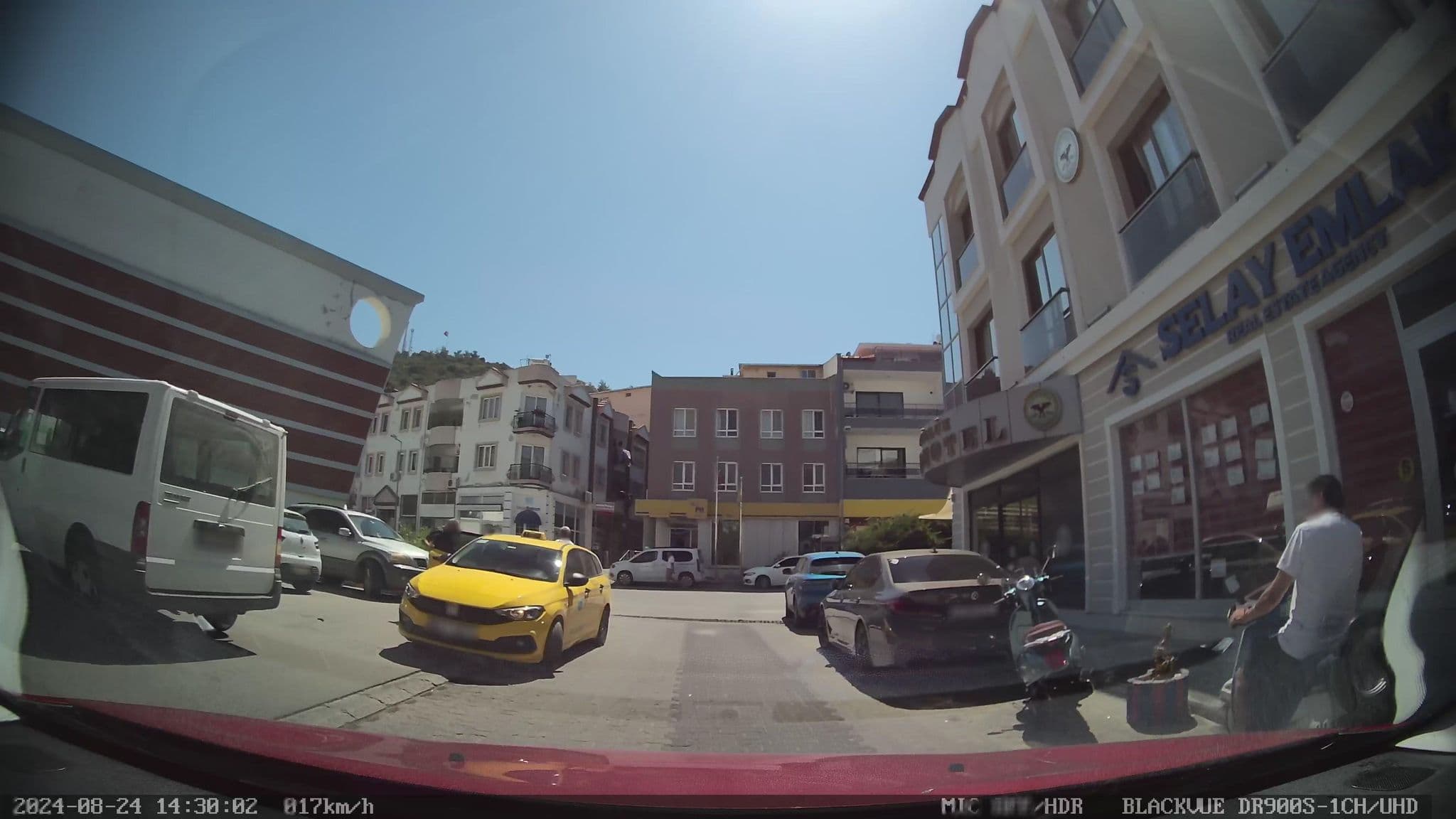 Street view near Life Güllül Hotel, Güvercinlik — © unen (CC BY-SA · Mapillary)