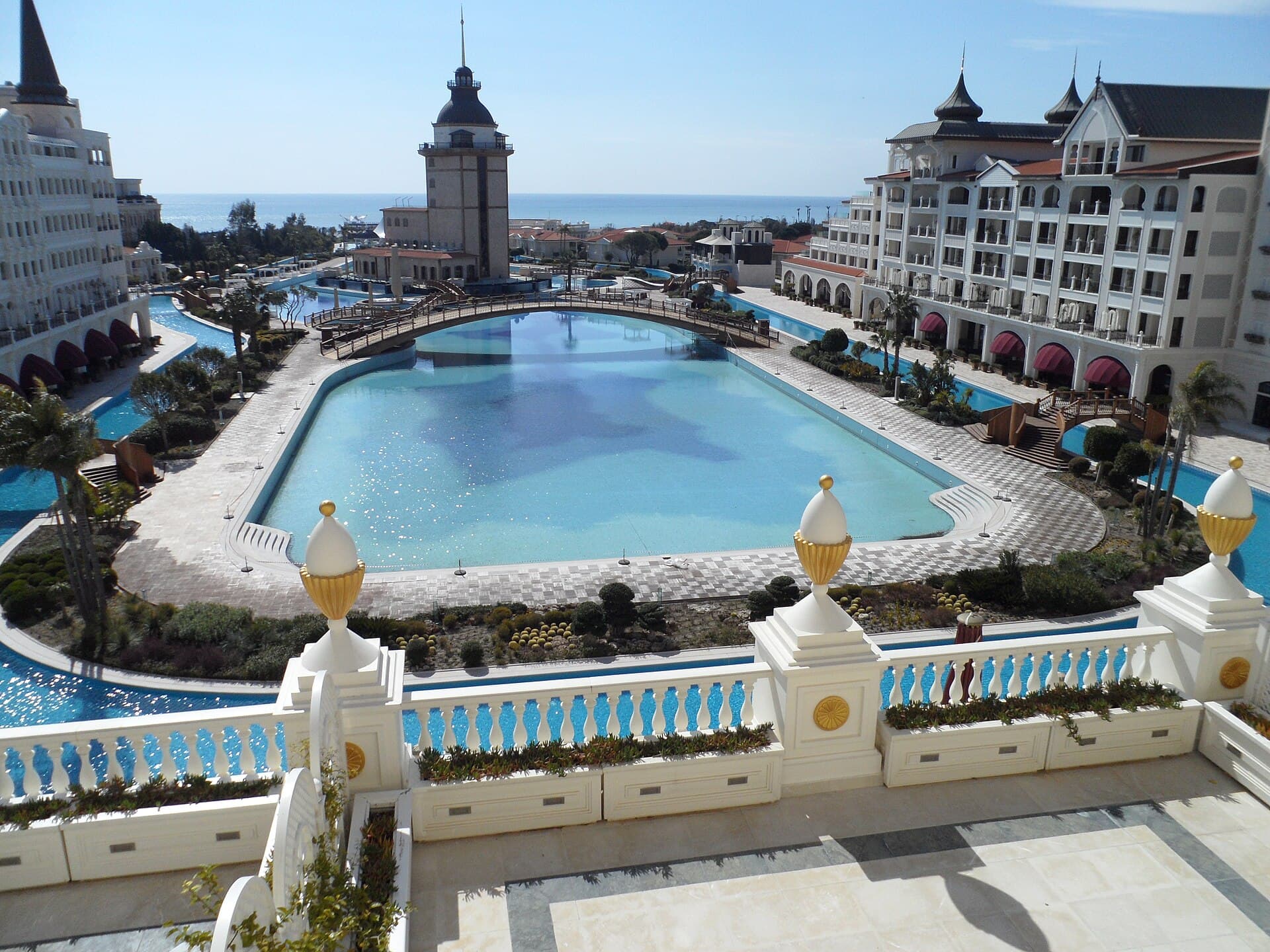 Mardan Palace (via Wikimedia Commons, CC BY-SA 4.0)