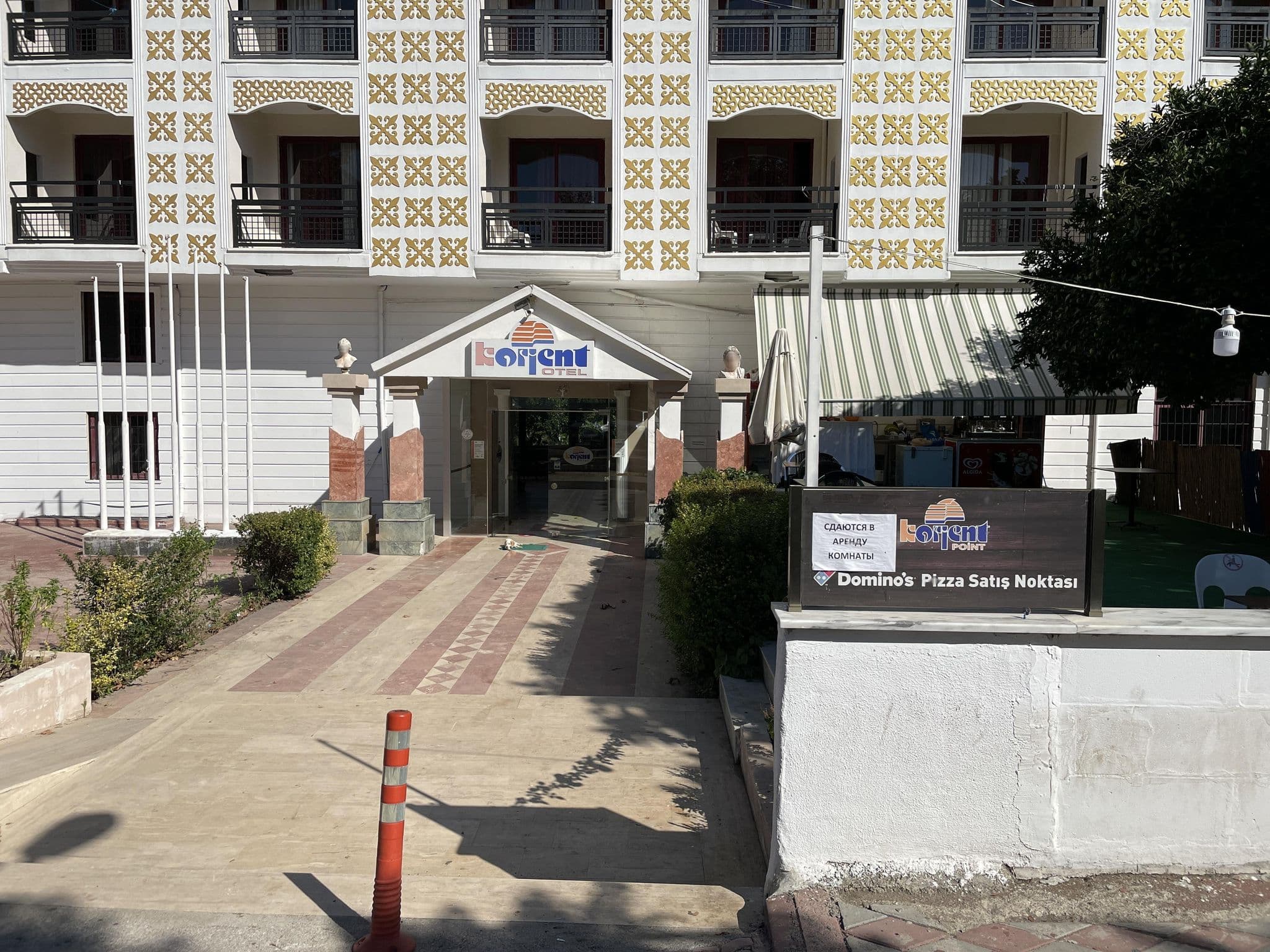 Street view near Queen Mary, Kemer