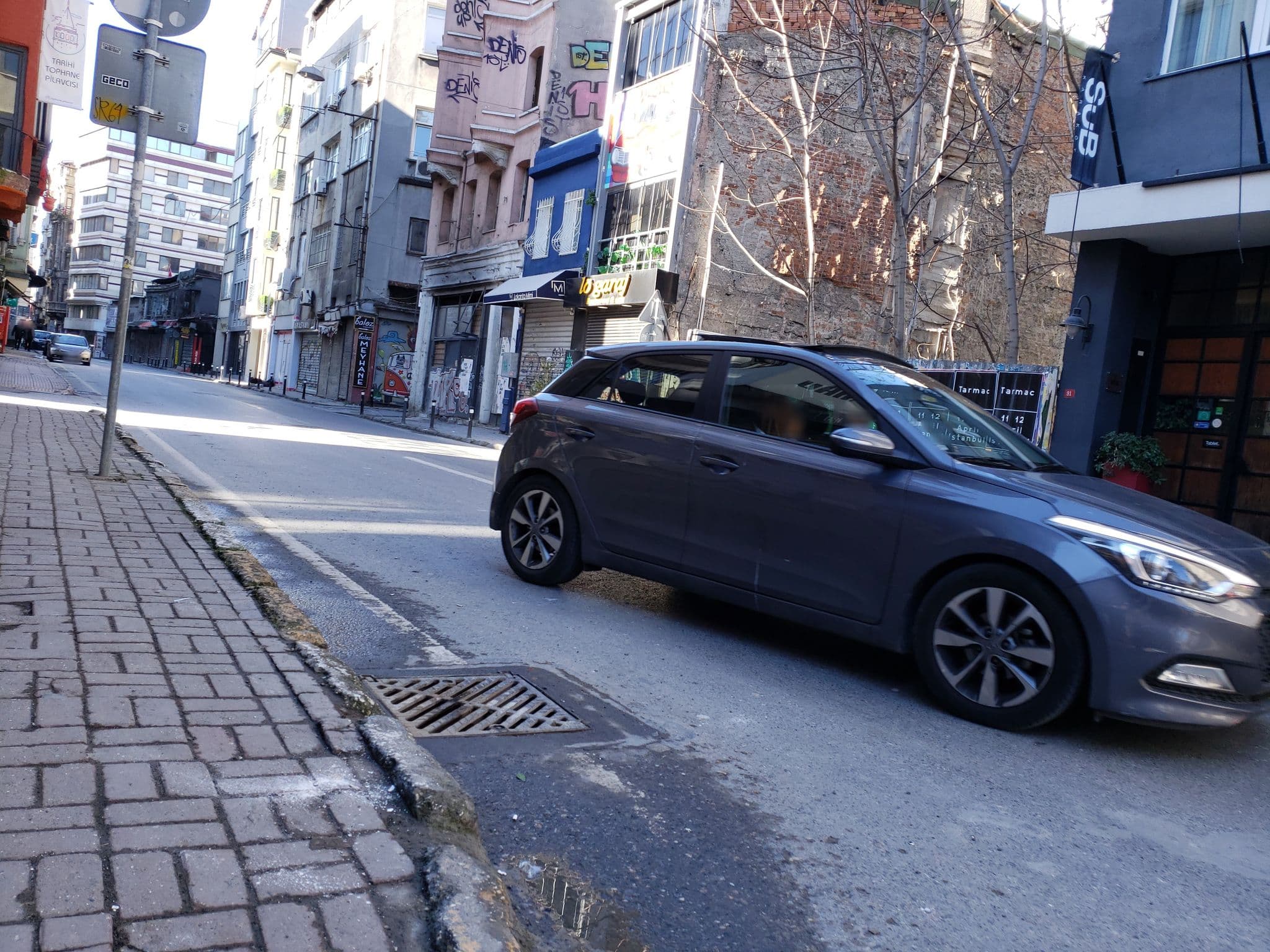 Street view near Sub Hotel, Eminönü — © mapfool (CC BY-SA · Mapillary)