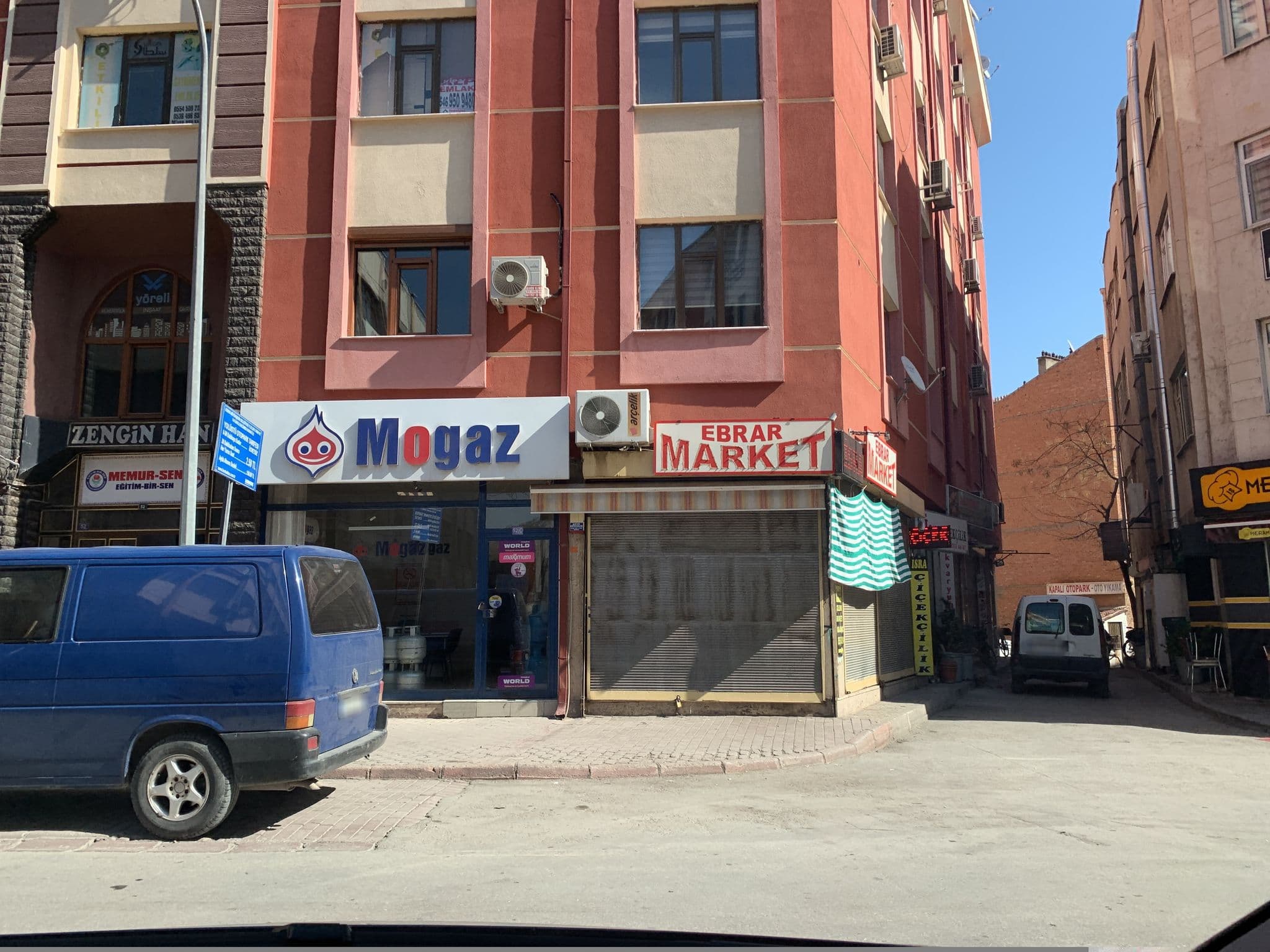 Street view near Başak Otel, Konya — © empty (CC BY-SA · Mapillary)