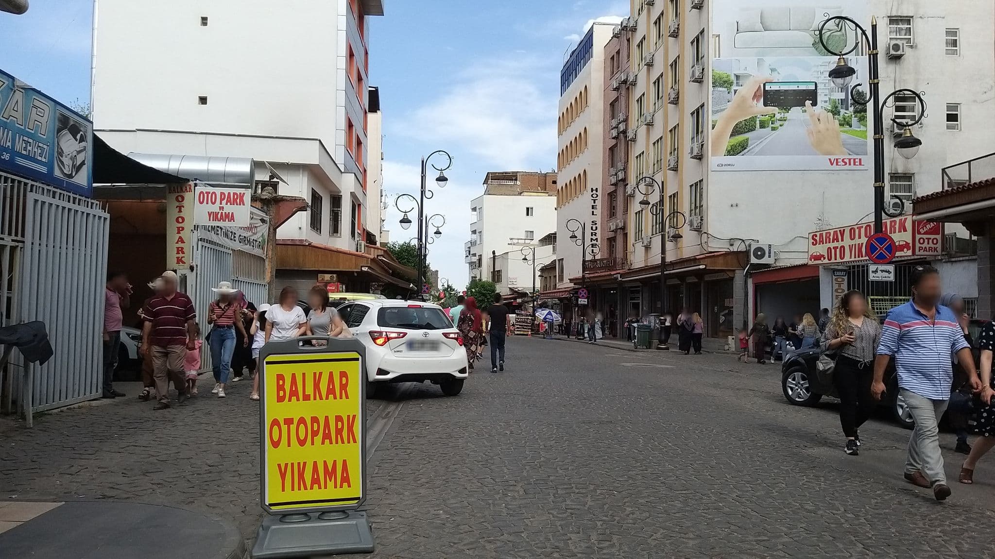 Street view near Ertem Hotel, Diyarbakır — © nesim (CC BY-SA · Mapillary)