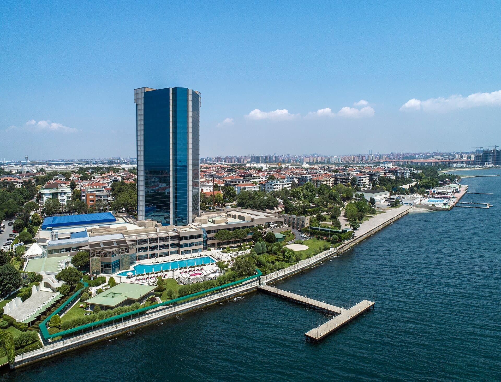 Renaissance Polat Istanbul Hotel (via Wikimedia Commons, CC BY 2.0)