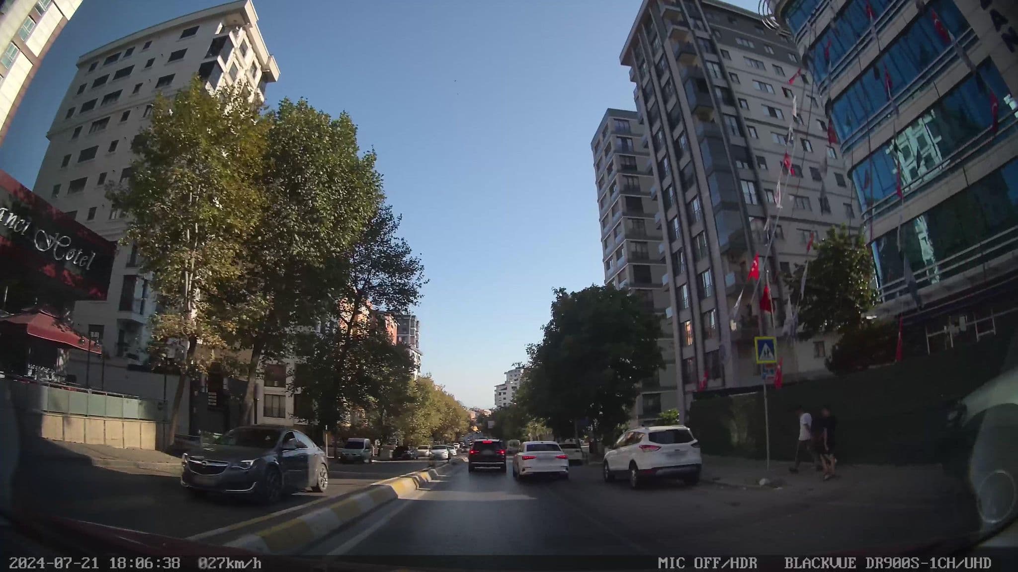 Street view near The Bostancı Hotel, Ataşehir — © unen (CC BY-SA · Mapillary)