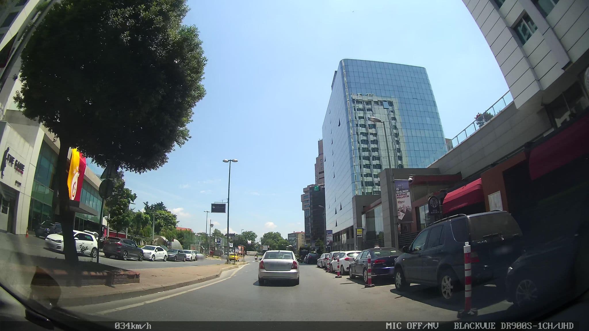 Street view near Point Hotel, Yıldız — © asturksever (CC BY-SA · Mapillary)