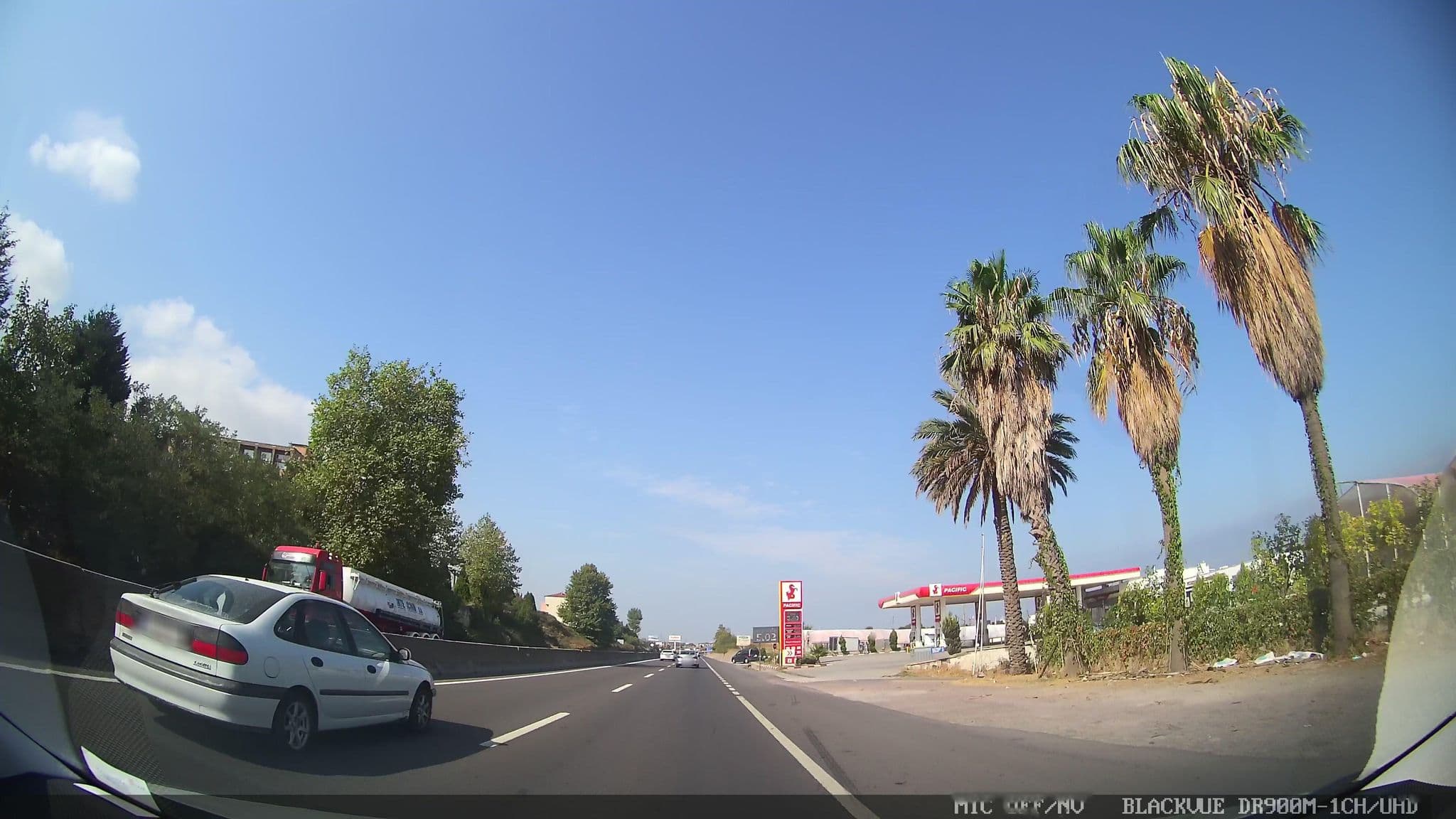 Street view near Elegance Resort Hotel, Altınova — © asturksever (CC BY-SA · Mapillary)