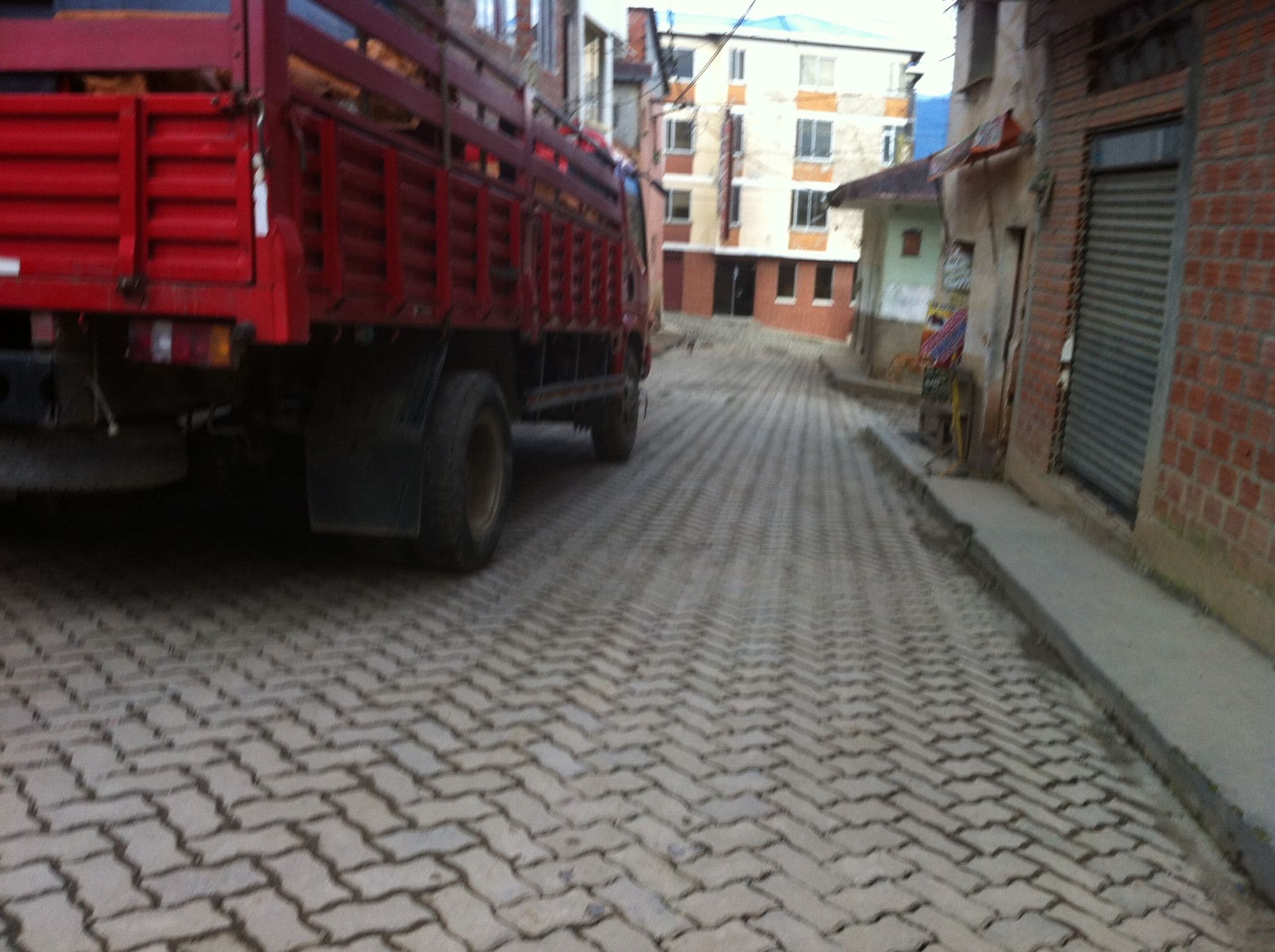 Street view near La Posada de Mol-en, Coroico — © rikke (CC BY-SA · Mapillary)
