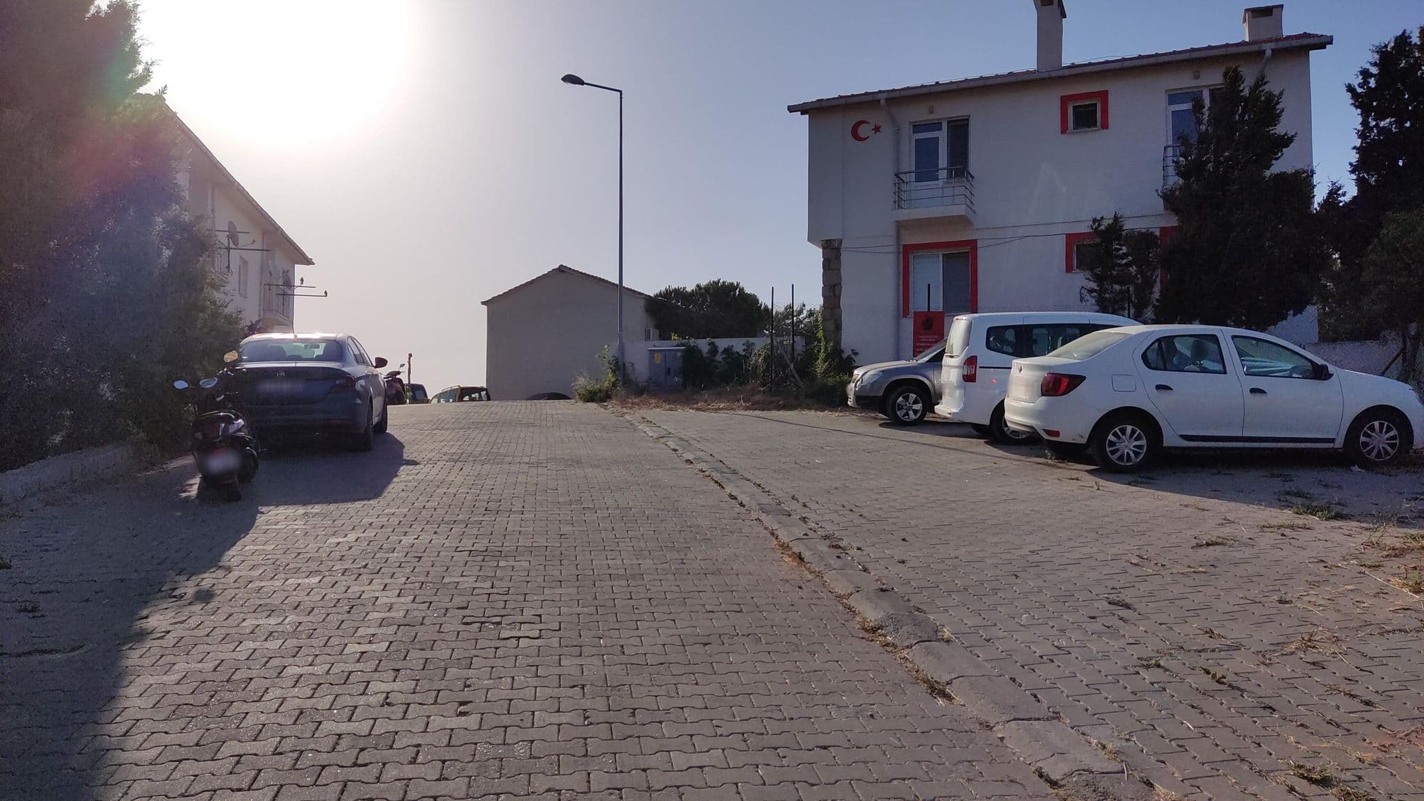 Street view near Belediye Lojmanları, Bozcaada — © orkut (CC BY-SA · Mapillary)