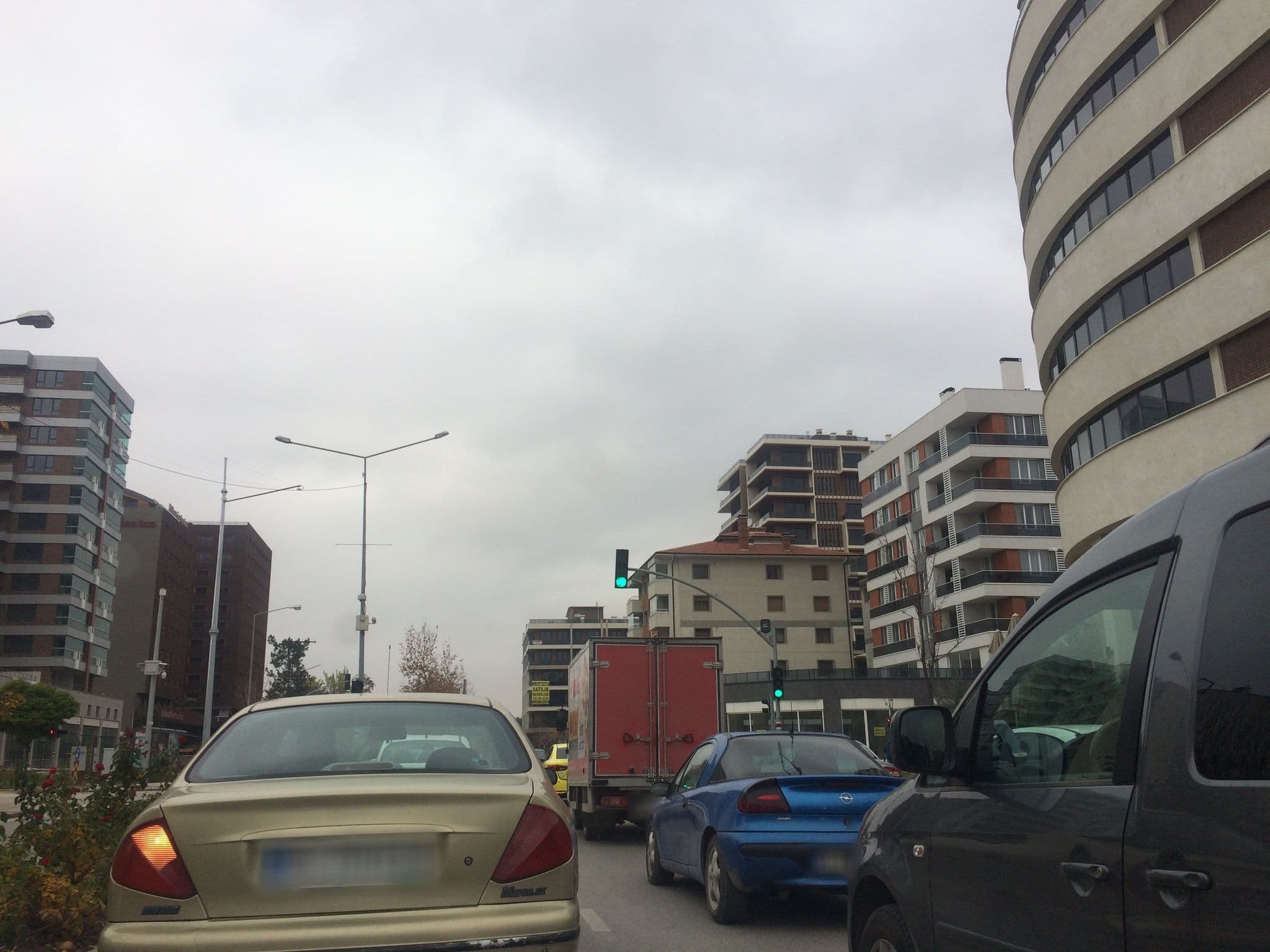 Street view near Dedepark Otel, Eskişehir — © hilalla (CC BY-SA · Mapillary)