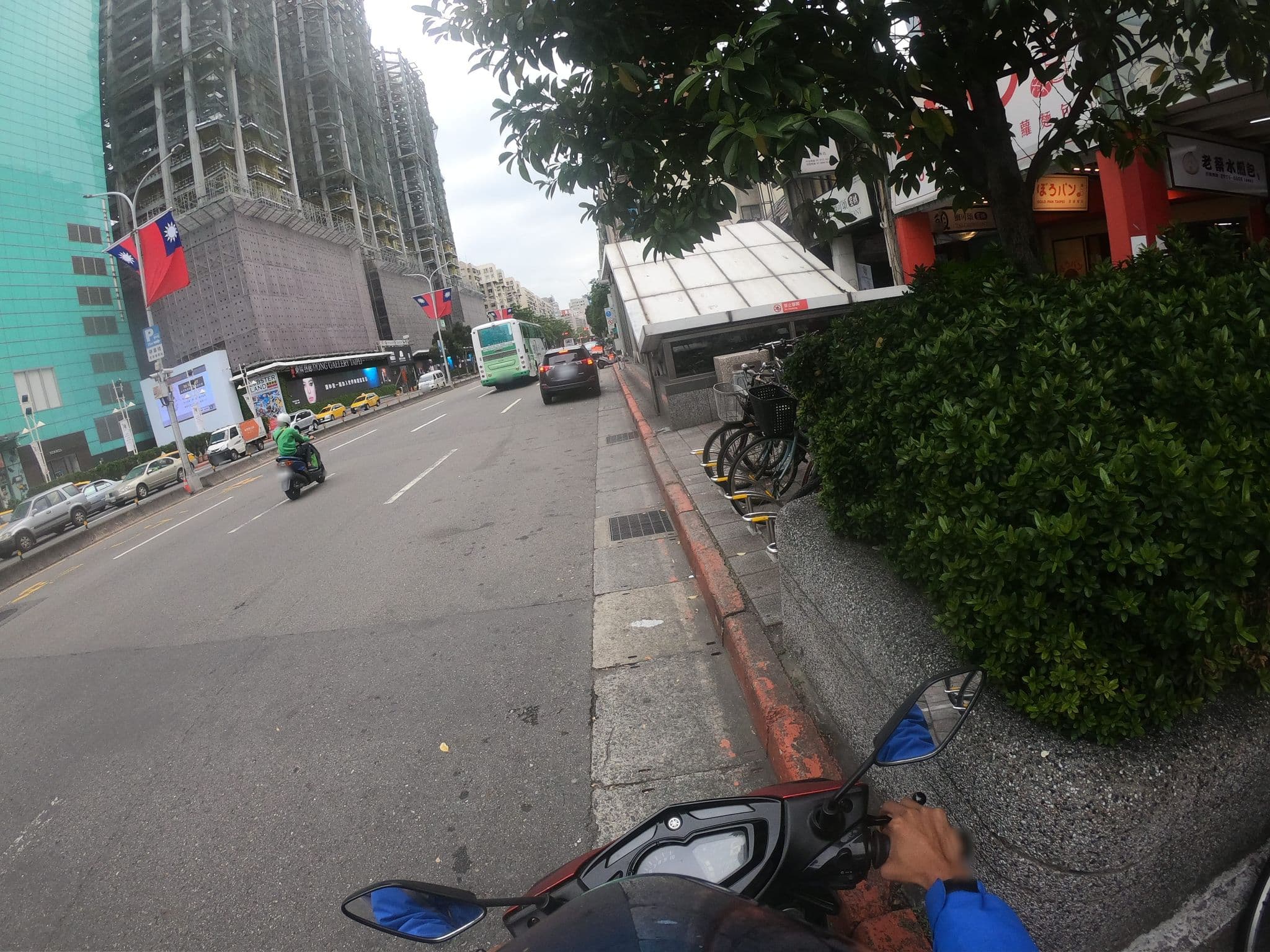 Street view near 香榭峇里Hotel, Taipei — © heretpe2019 (CC BY-SA · Mapillary)