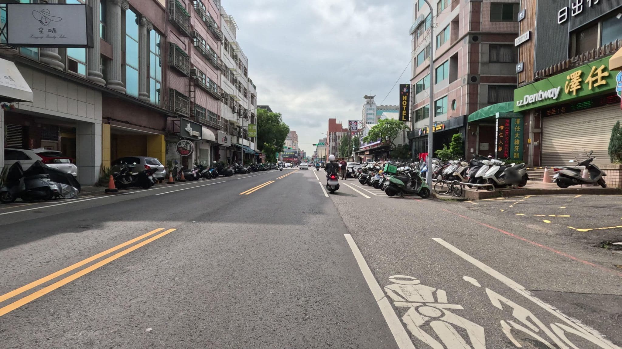 Street view near Sunrise Hotel, Chiayi City — © Pidgey (CC BY-SA · Mapillary)
