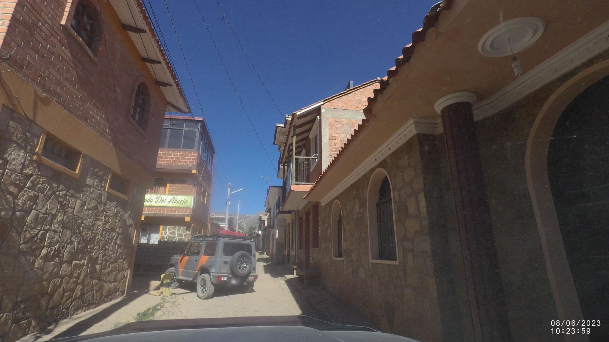 Street view near Hotel Santa Barbara, Mizque — © jjiglesias (CC BY-SA · Mapillary)