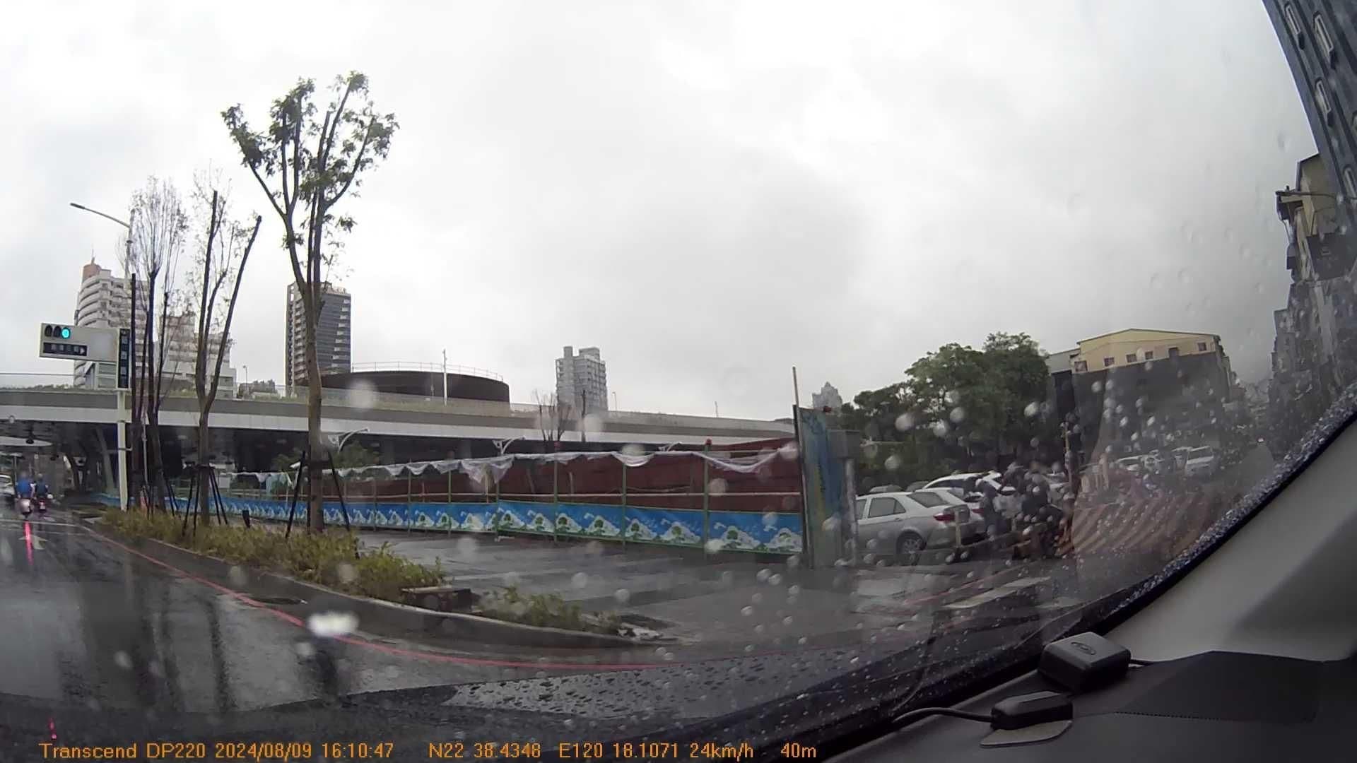 Street view near CU, Kaohsiung — © hcyen (CC BY-SA · Mapillary)