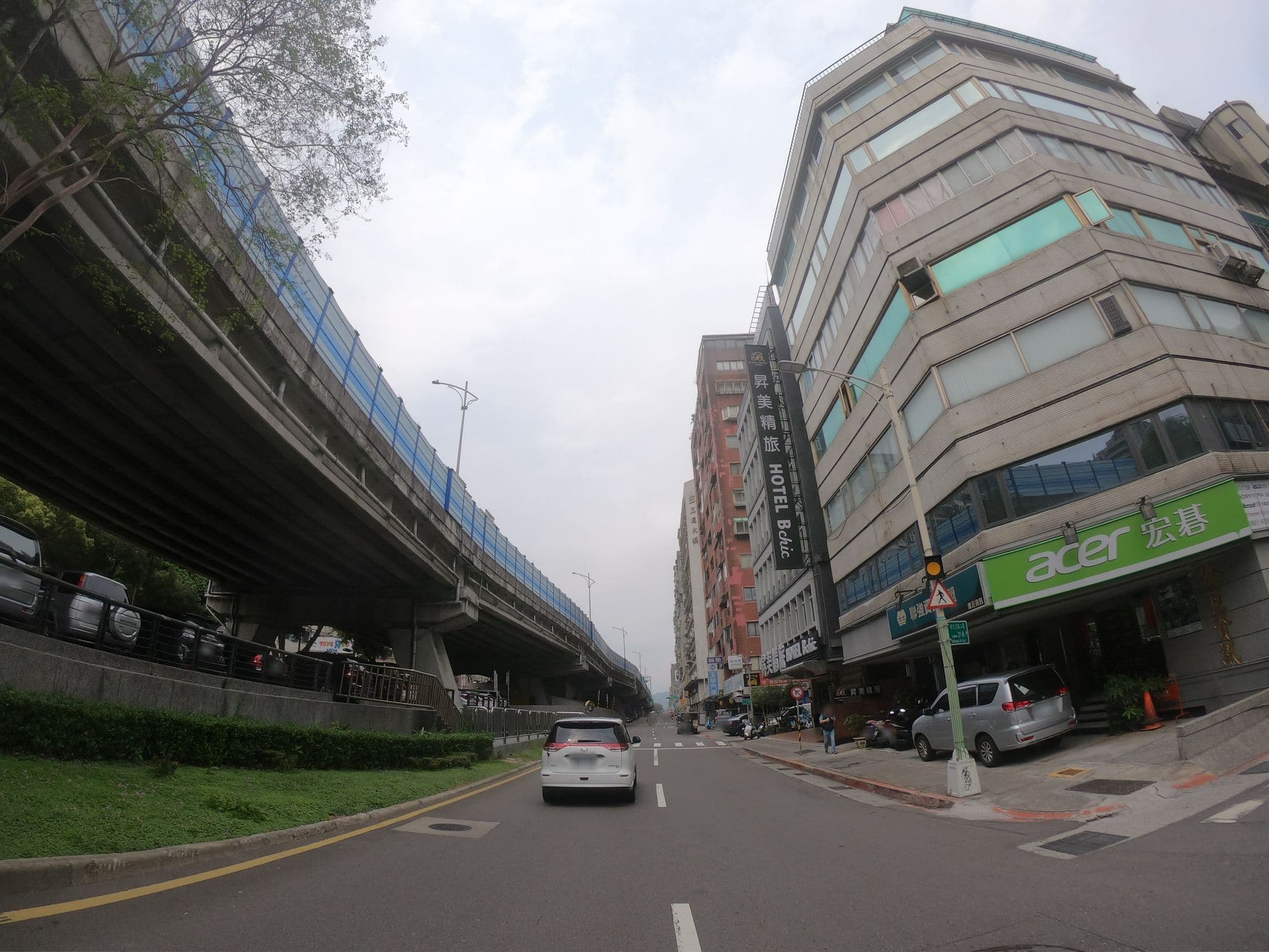 Street view near Bchic, Taipei — © heretpe2019 (CC BY-SA · Mapillary)