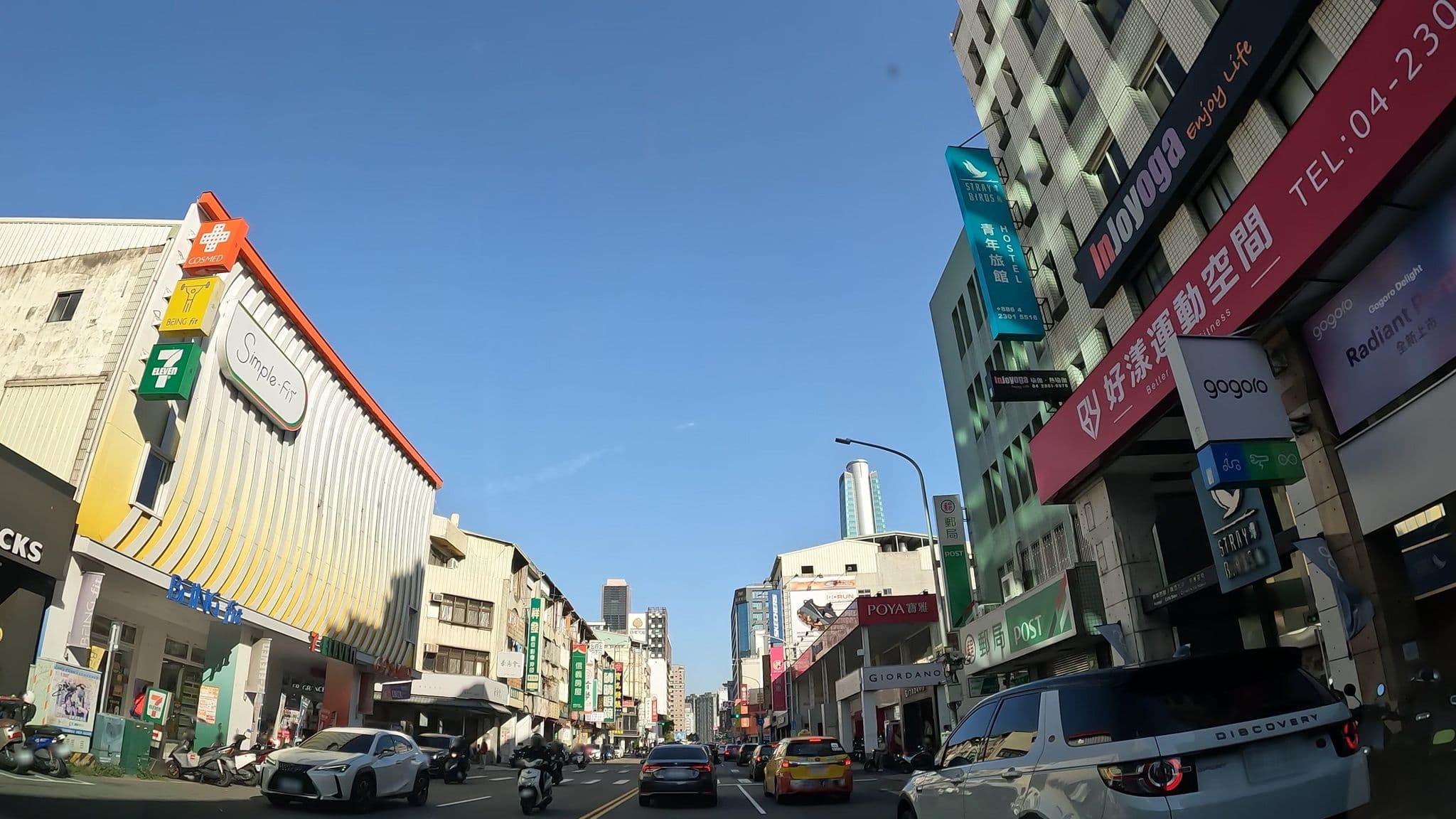 Street view near Stray Birds Hostel, Taichung — © littlebtc (CC BY-SA · Mapillary)
