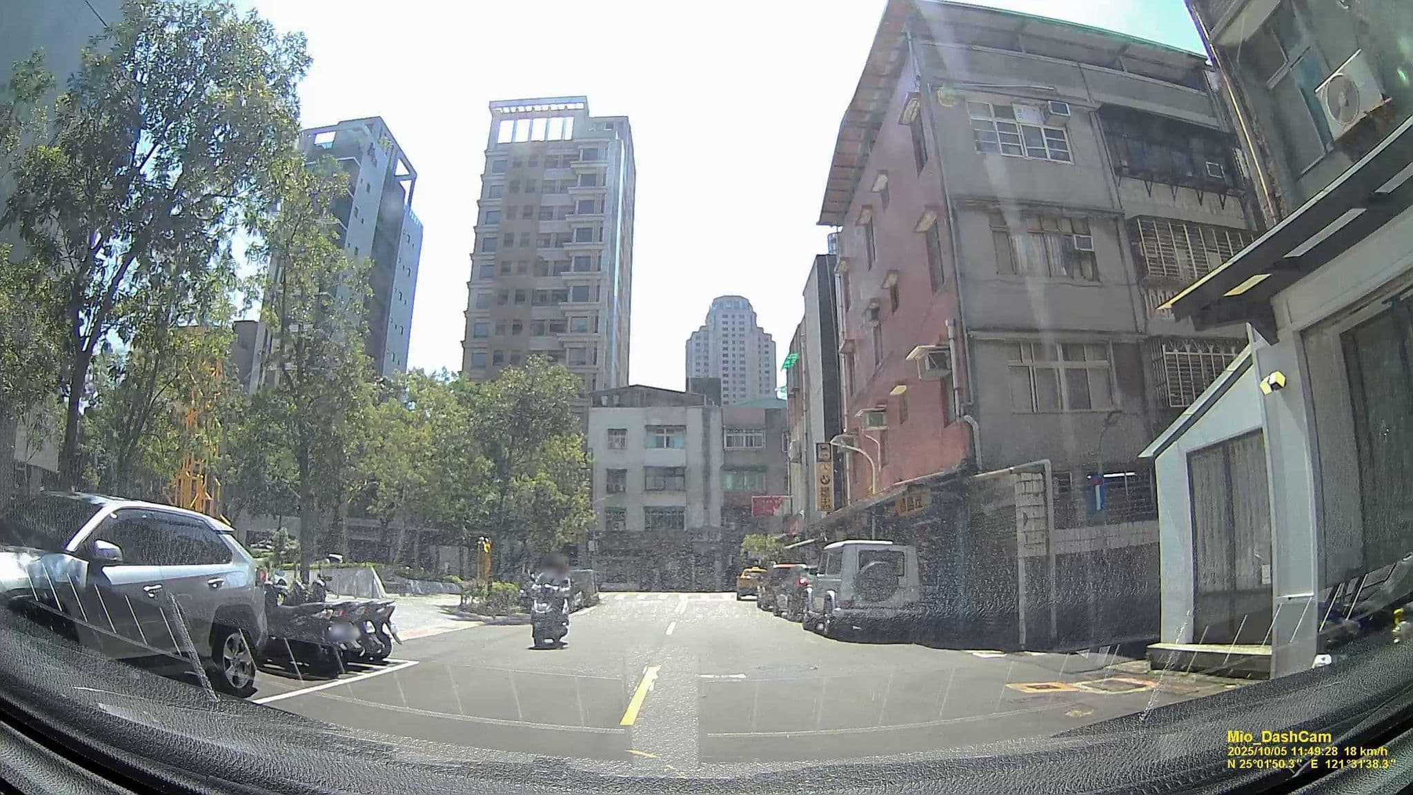Street view near AKA Hotel, Taipei — © hcyen (CC BY-SA · Mapillary)