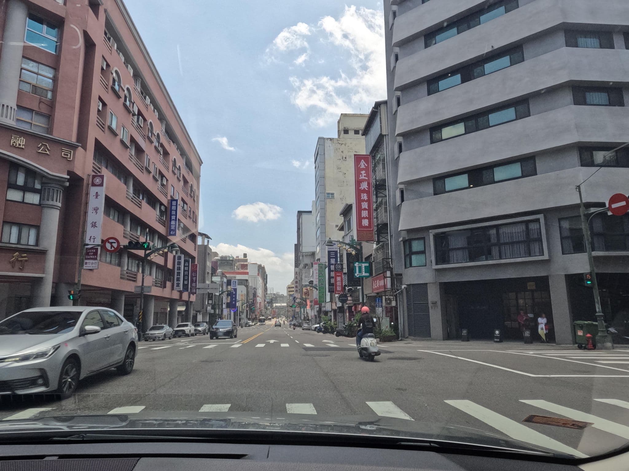 Street view near Mr. Mantter, Taichung — © littlebtc (CC BY-SA · Mapillary)