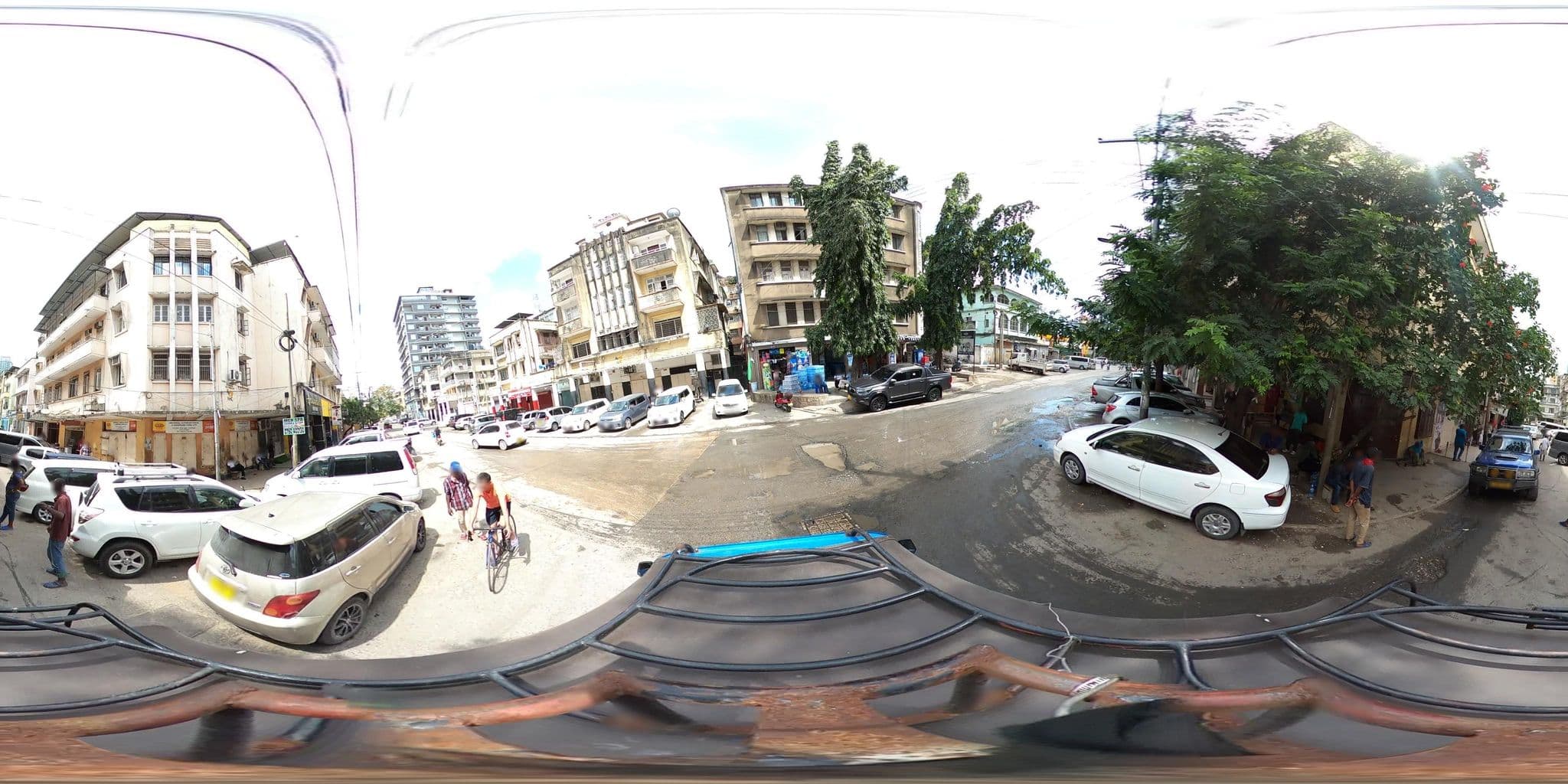 Street view near Econo Lodge, Dar es Salaam