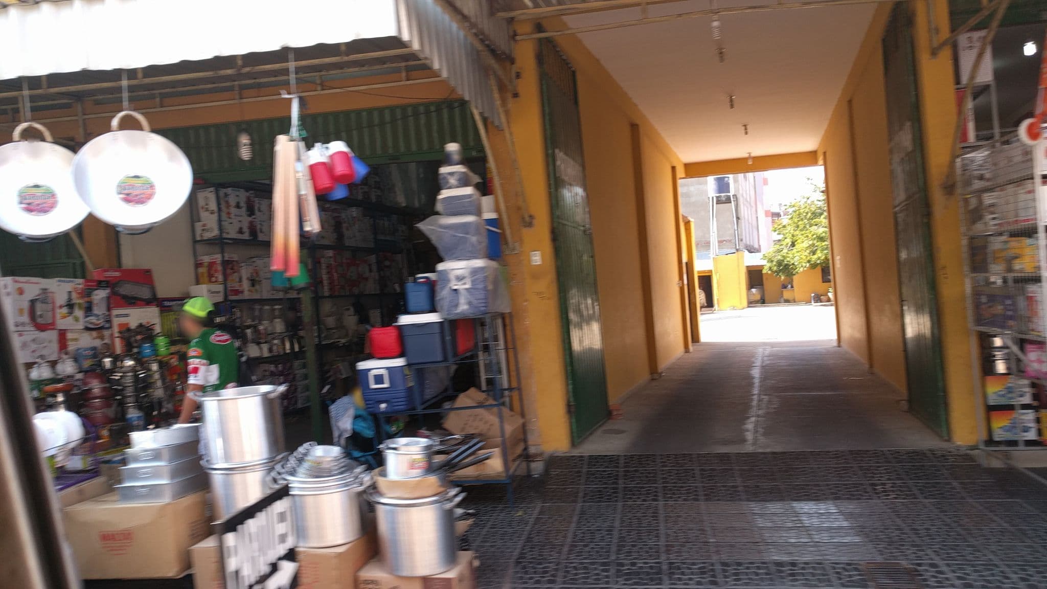 Street view near alojamiento 22 de Agosto, Santa Cruz de la Sierra