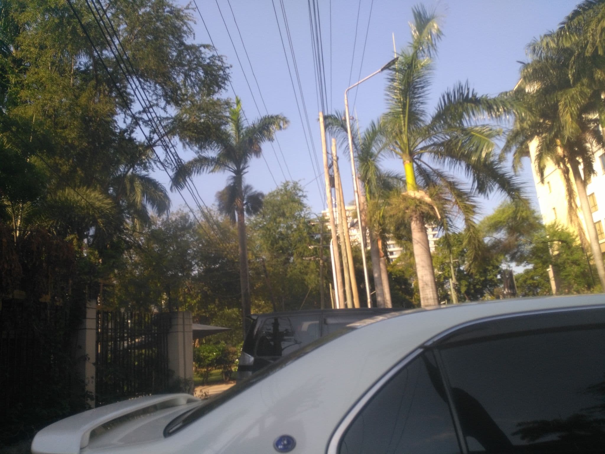 Street view near Holiday Inn, Dar es Salaam