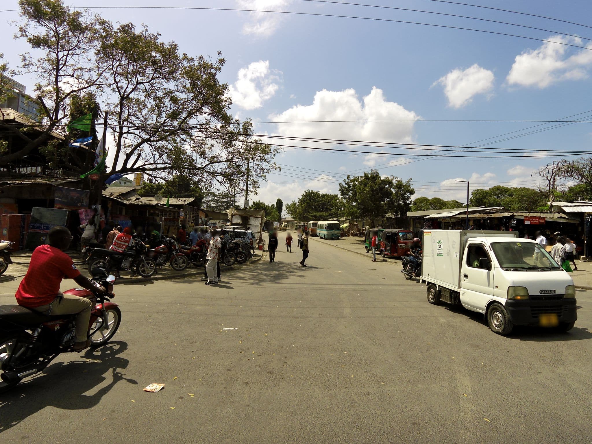 Street view near The Dreamers Executive Hotel, Dar es Salaam