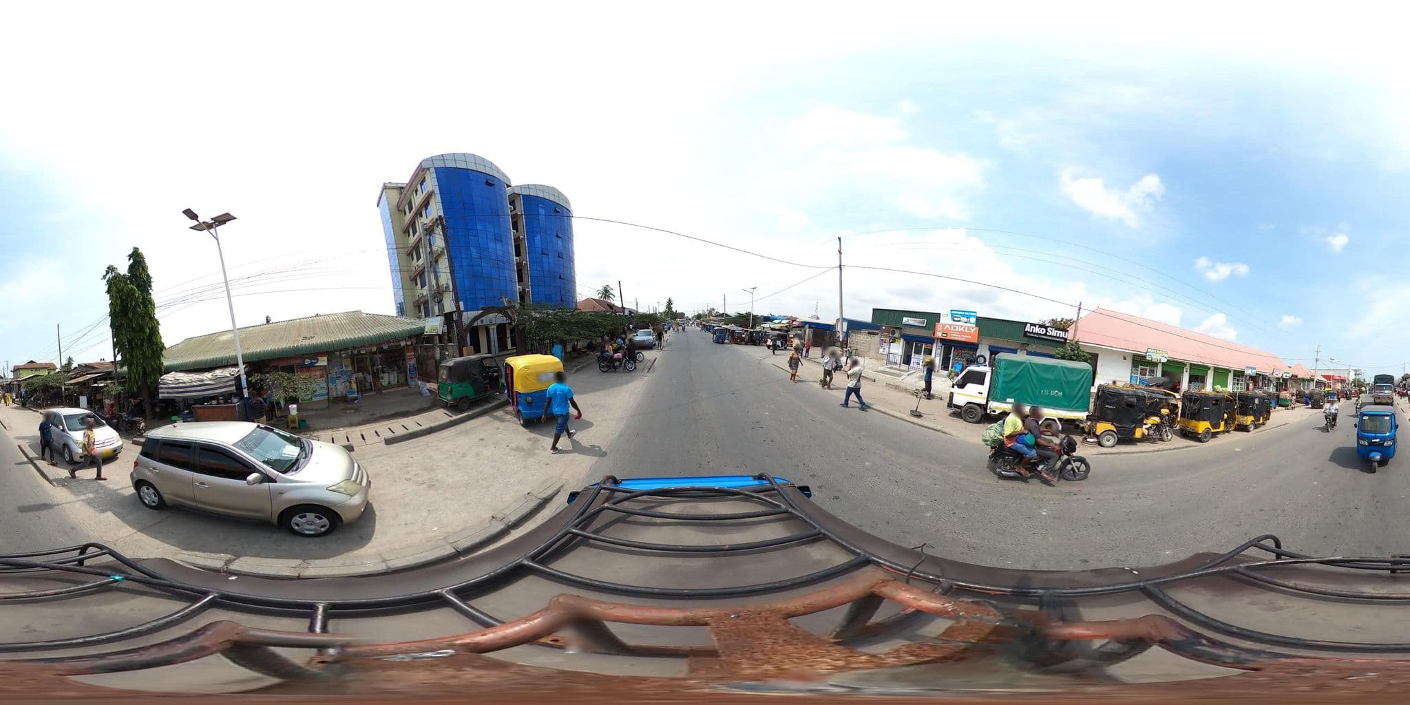 Street view near Sawe Hotel, Magomeni