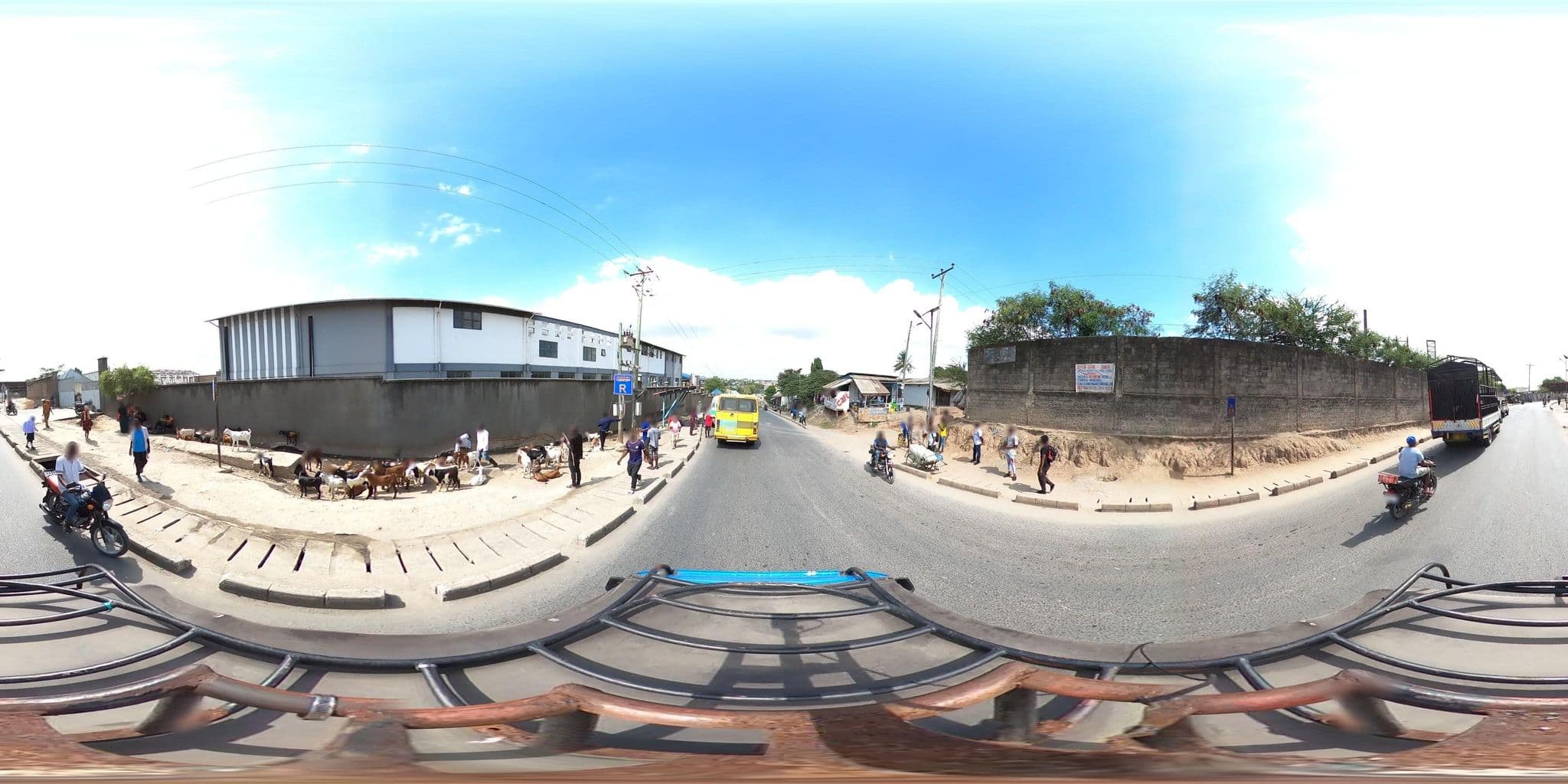 Street view near Machina Inn, Dar es Salaam