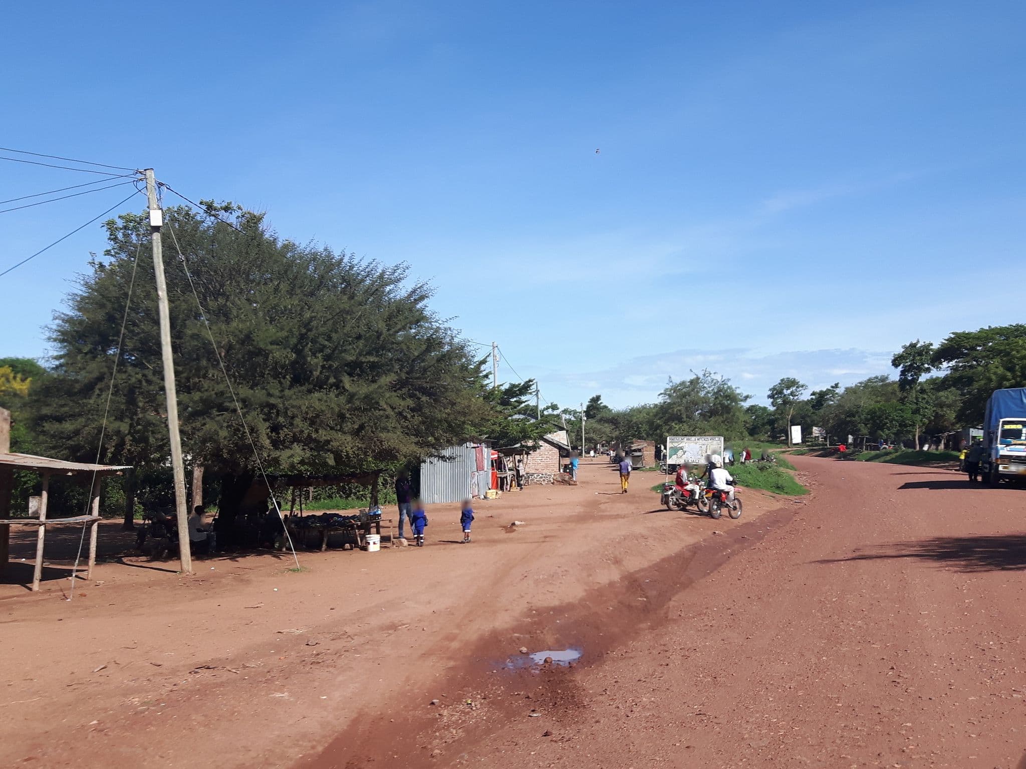 Street view near Makuru motel guest, Issenye — © janetchapman (CC BY-SA · Mapillary)