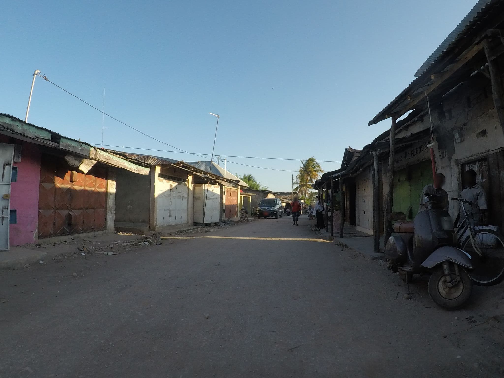 Street view near resteurant, Zanzibar — © omarshehe (CC BY-SA · Mapillary)