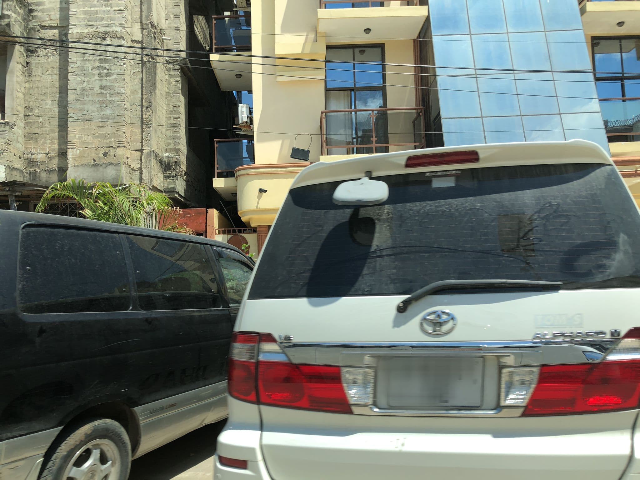 Street view near Dreams Hotel, Zanzibar — © calderaio (CC BY-SA · Mapillary)