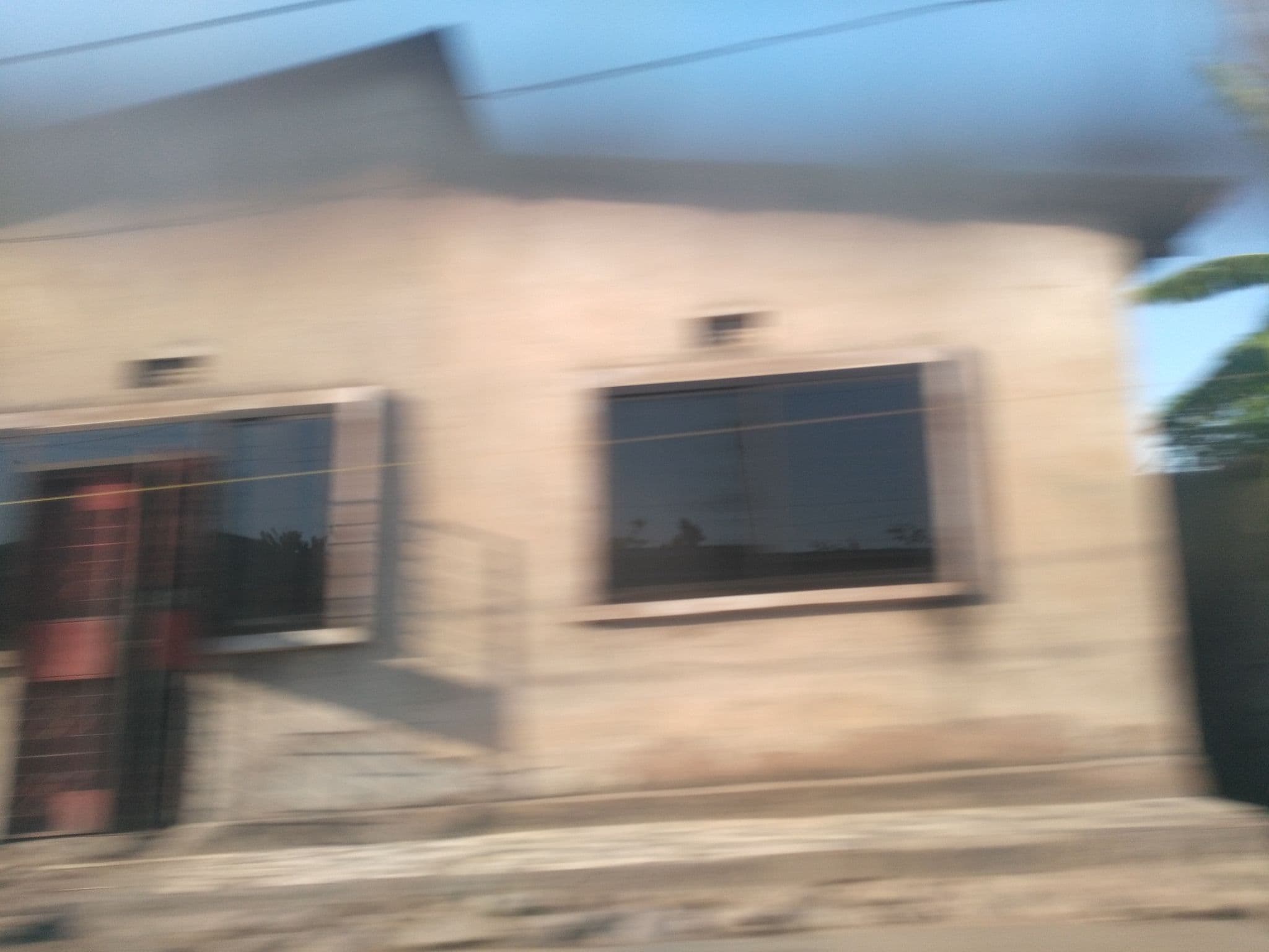 Street view near Fimbo Lodge, Mwanza