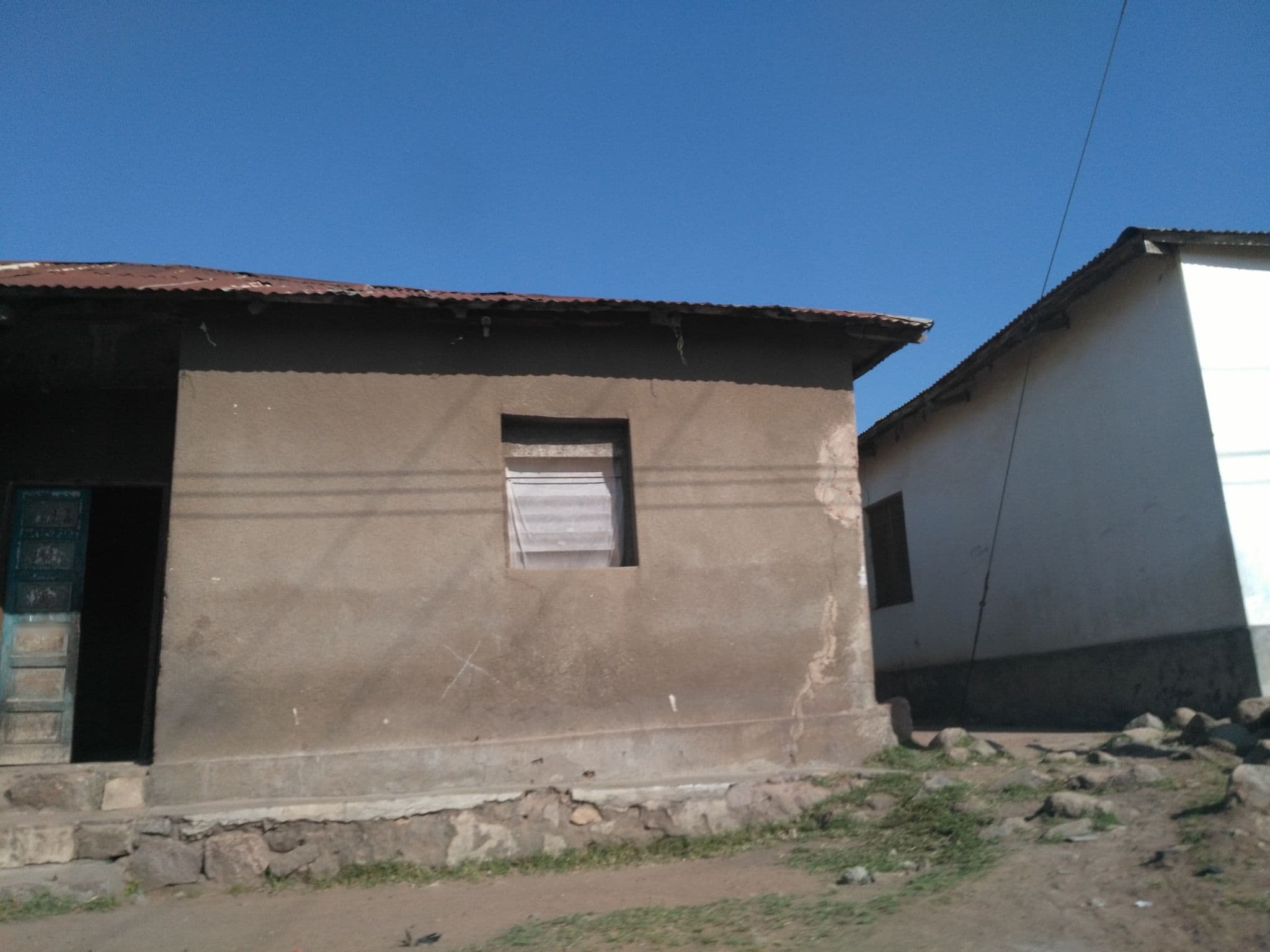 Street view near Fimbo Hotel, Mwanza