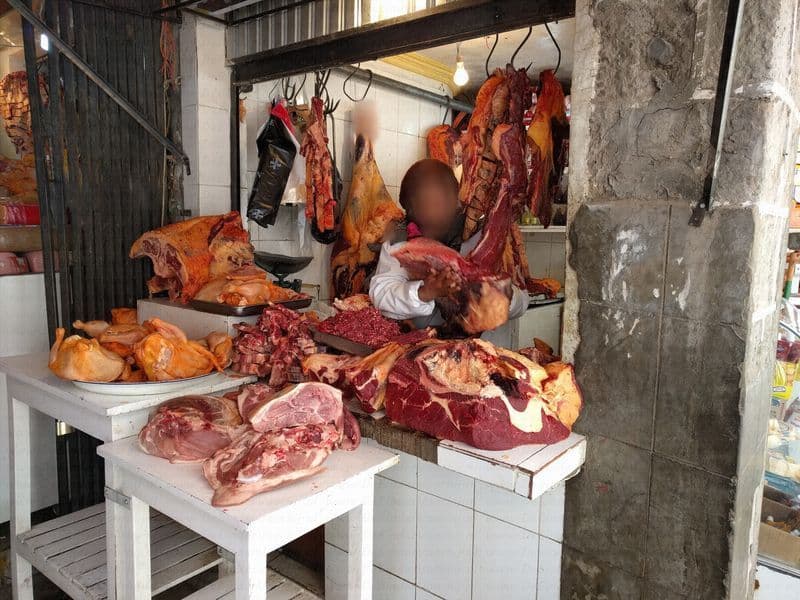 Street view near Legui's, Copacabana — © janvanbekkum (CC BY-SA · Mapillary)