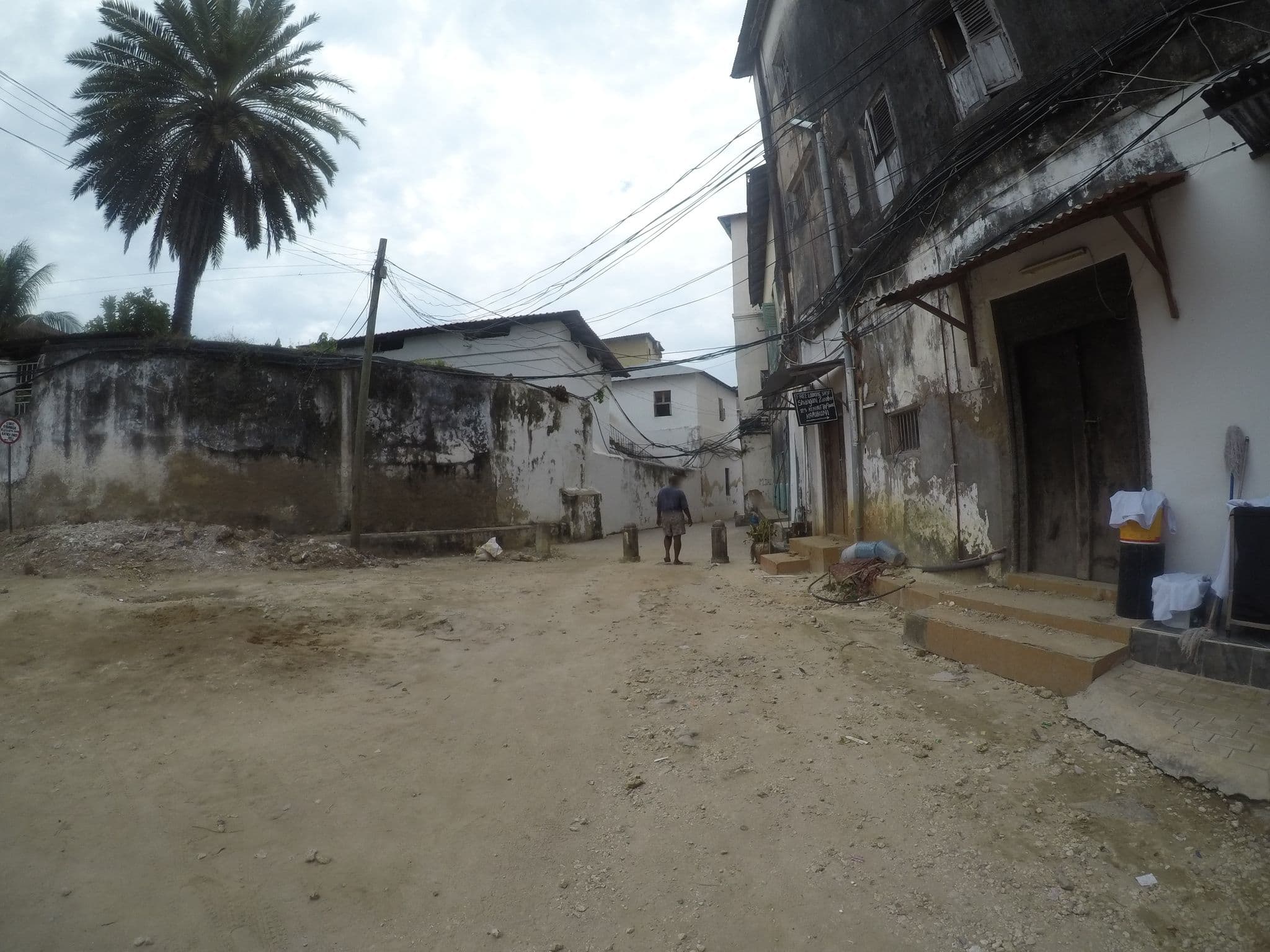 Street view near Maszons Hotel, Zanzibar — © omarshehe (CC BY-SA · Mapillary)