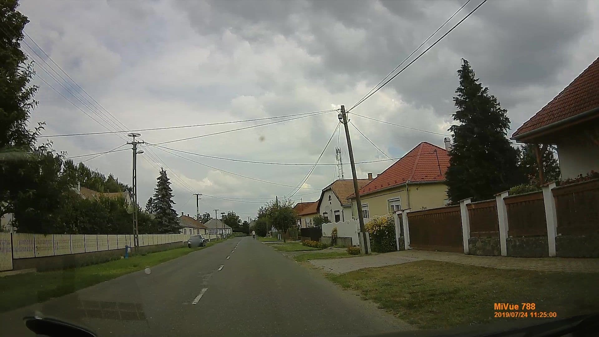 Street view near Mosolygós Vendégház Gelénes, Koson — © geox123 (CC BY-SA · Mapillary)