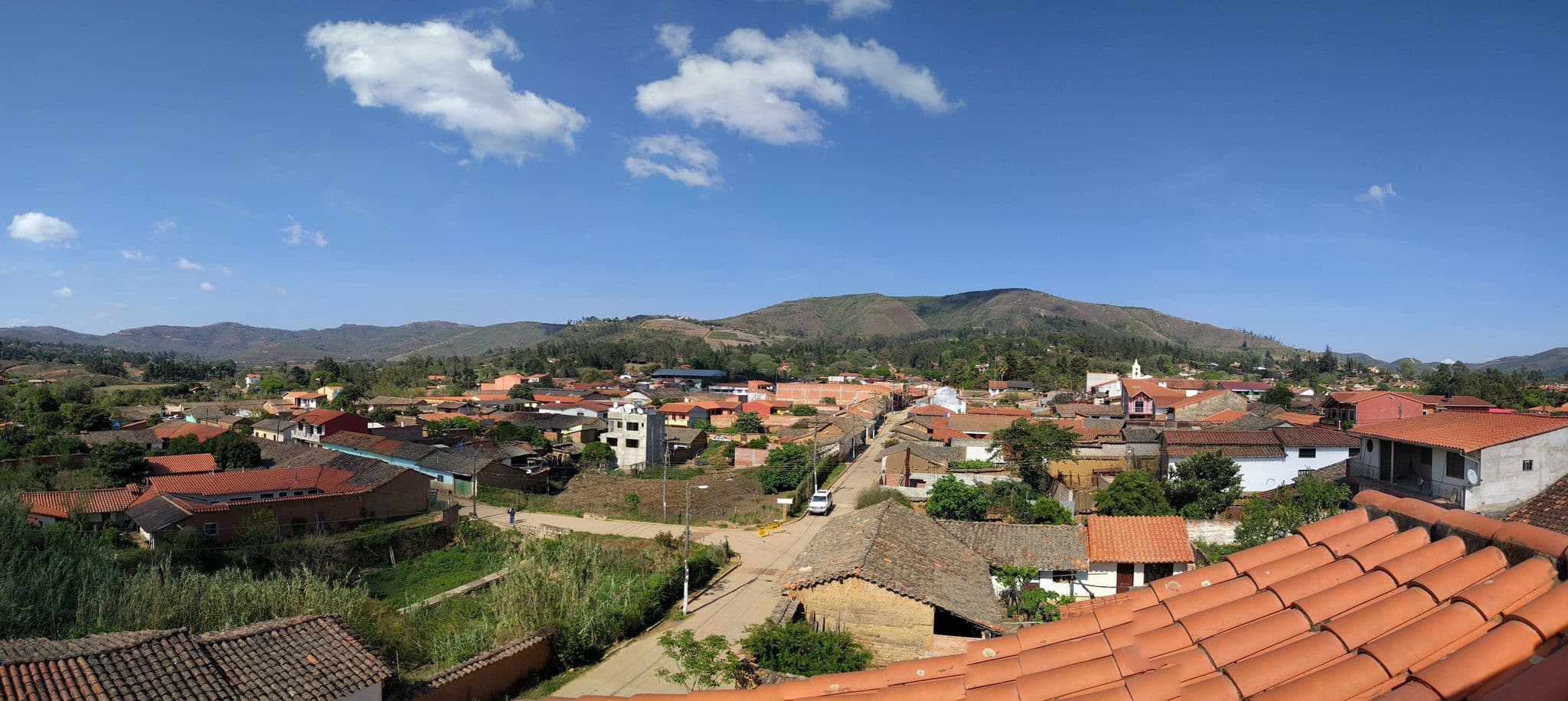 Street view near Hostal Siles, Samaipata — © yoviajo (CC BY-SA · Mapillary)