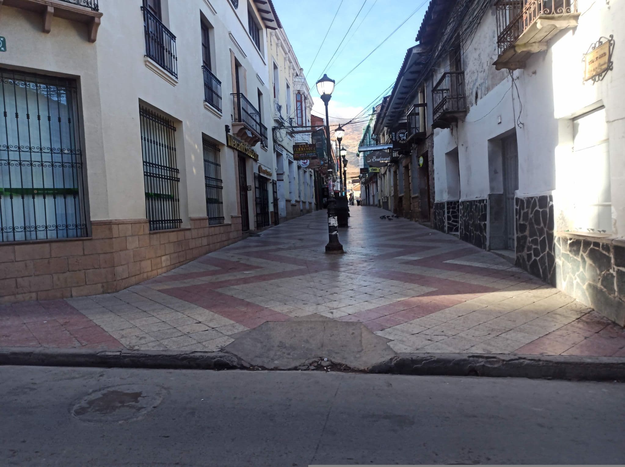 Street view near Hostal Patrimonio, Potosí — © juanfajardobo (CC BY-SA · Mapillary)
