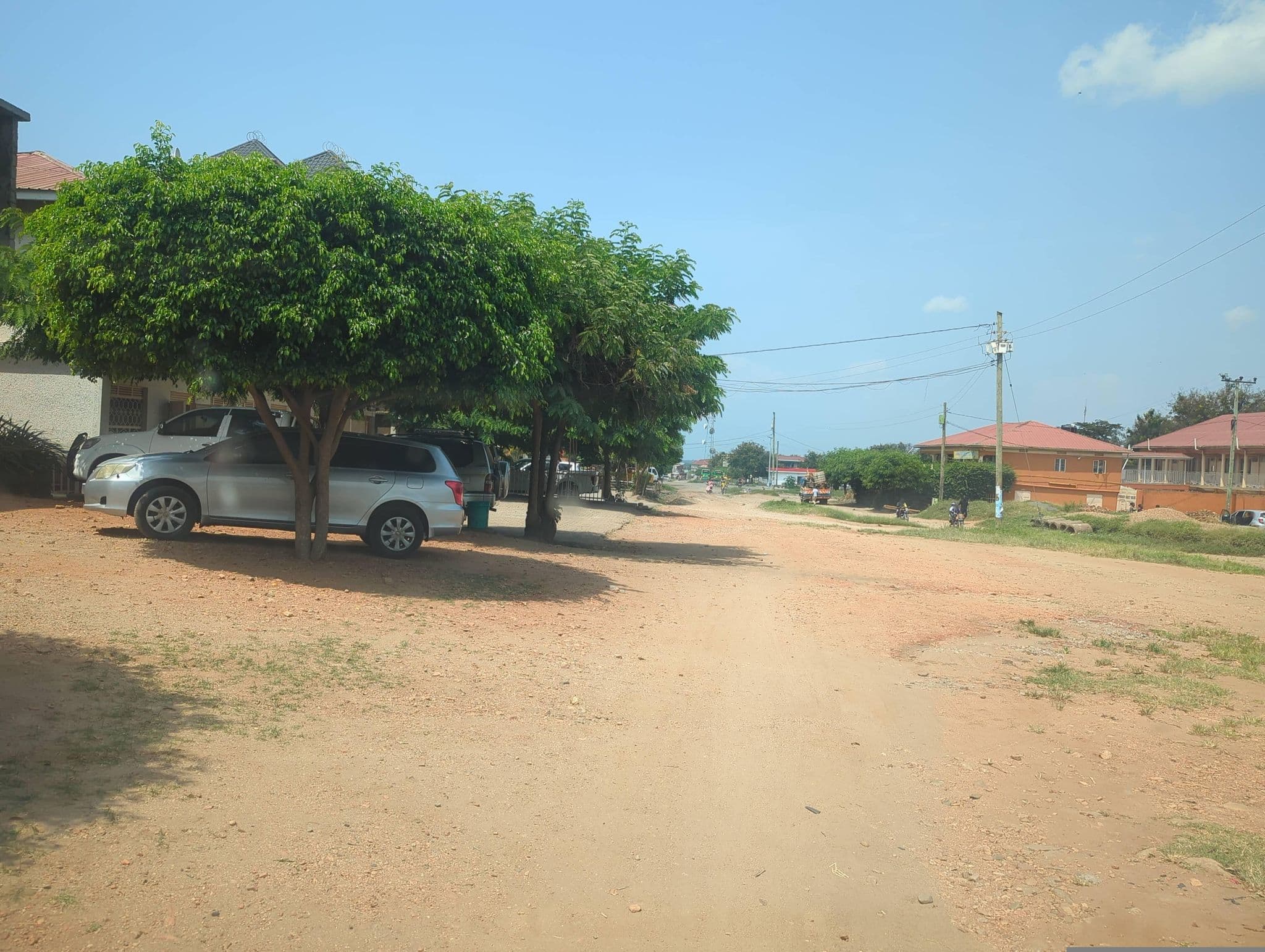 Street view near White House Hotel, Kasese — © jfrek (CC BY-SA · Mapillary)