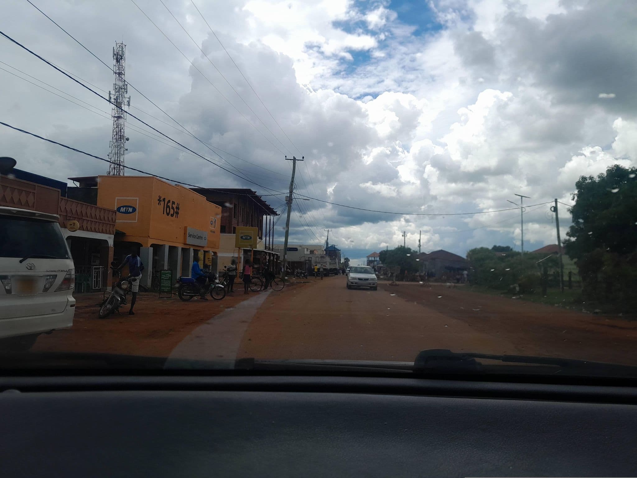 Street view near Home Again Guesthouse and Restaurant, Kumi — © bagonzars (CC BY-SA · Mapillary)