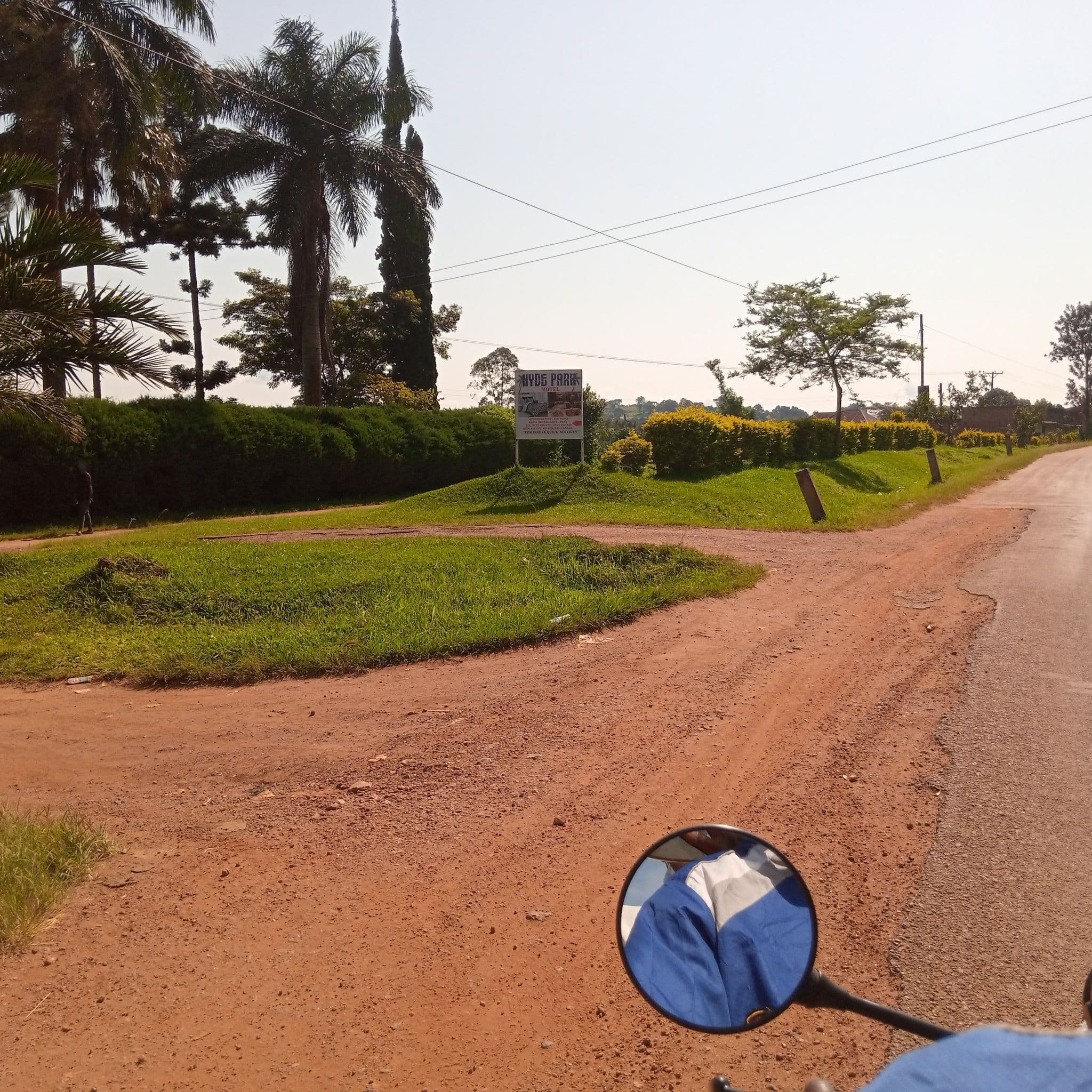 Street view near Hyde Park Motel, Masaka — © namakulalindah (CC BY-SA · Mapillary)
