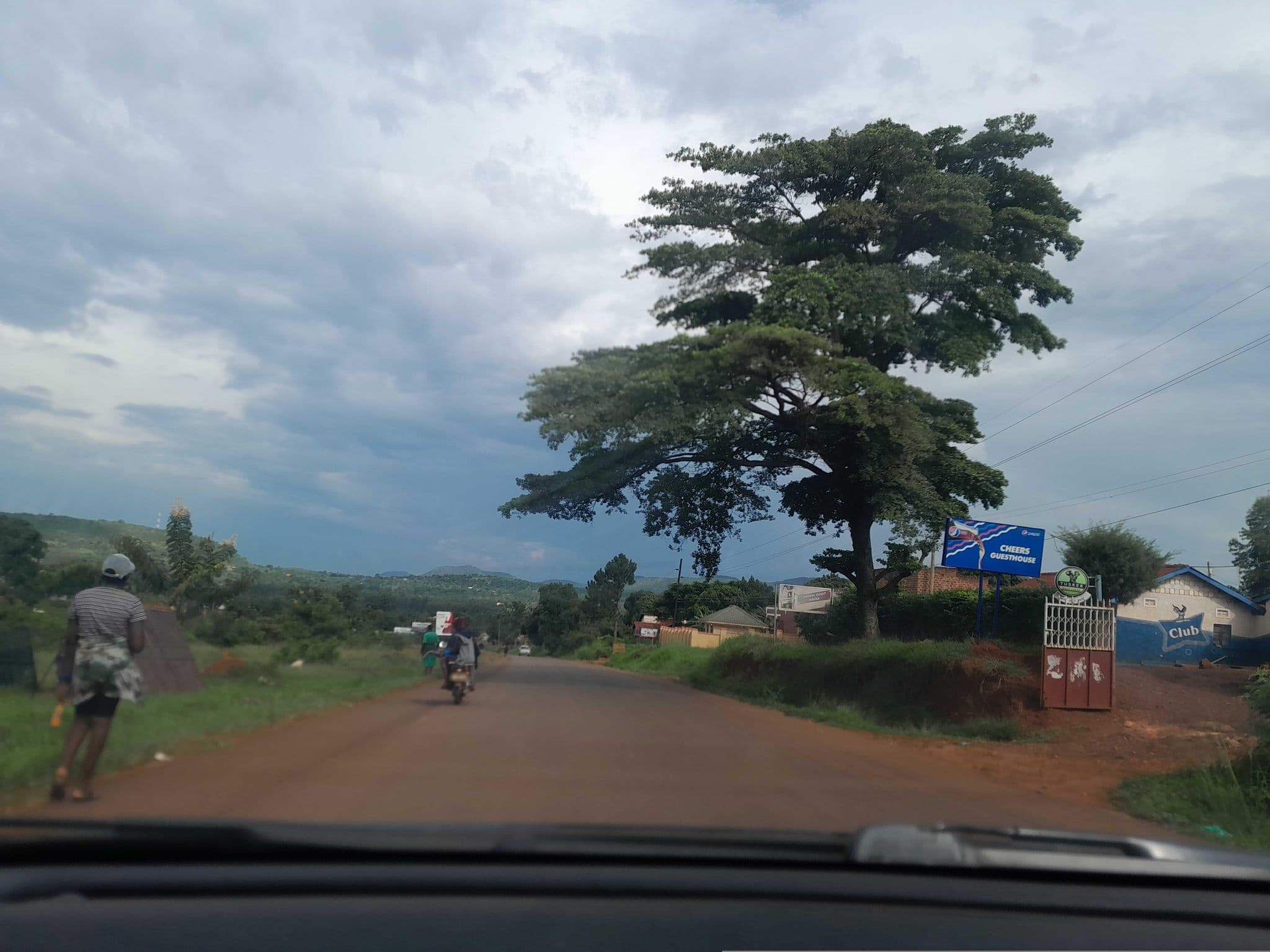 Street view near Cheers Guesthouse, Kiboga — © bagonzars (CC BY-SA · Mapillary)
